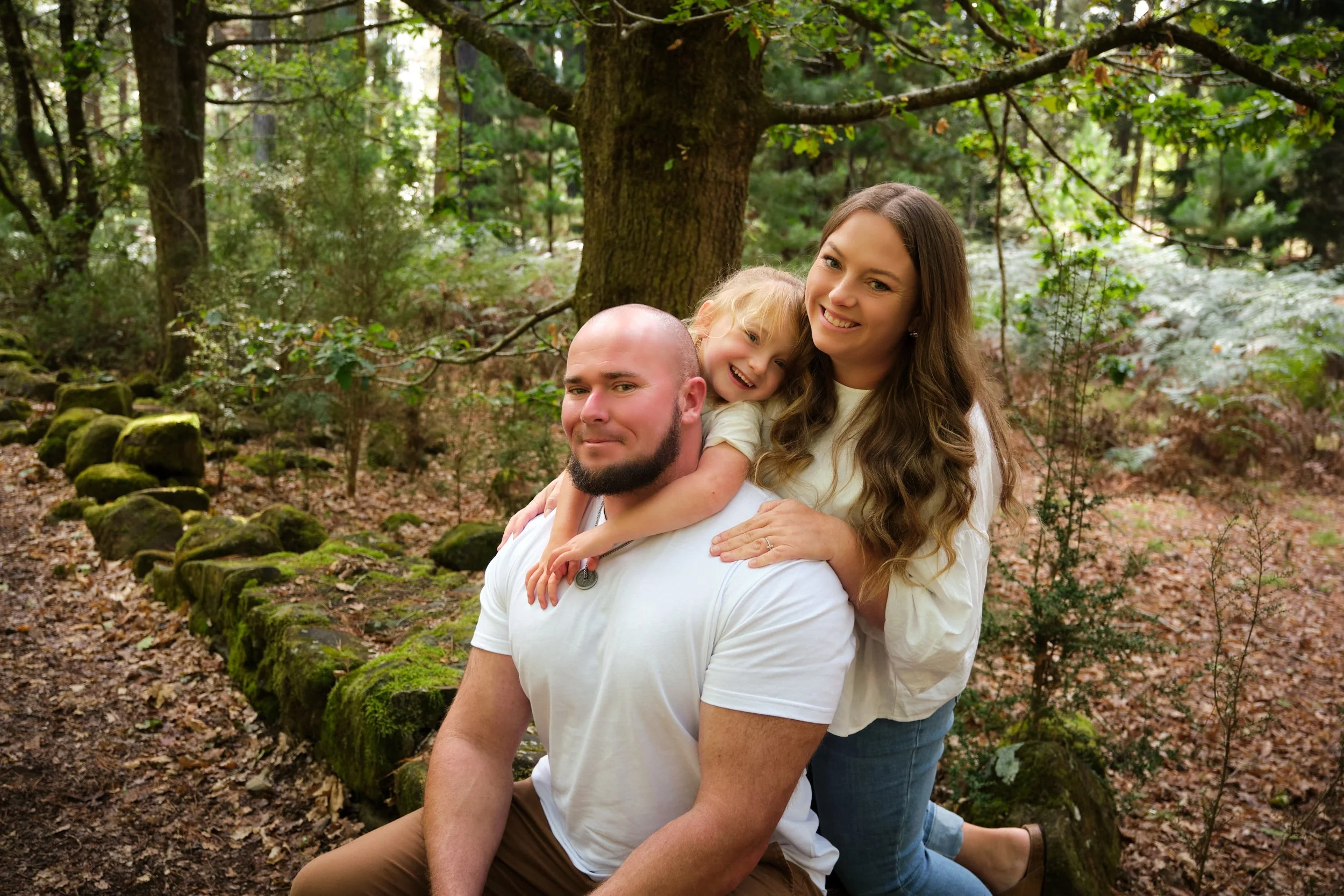 kearnes-hollybank-launceston-family-portrait-photography-forest-session-smiling-family.jpeg