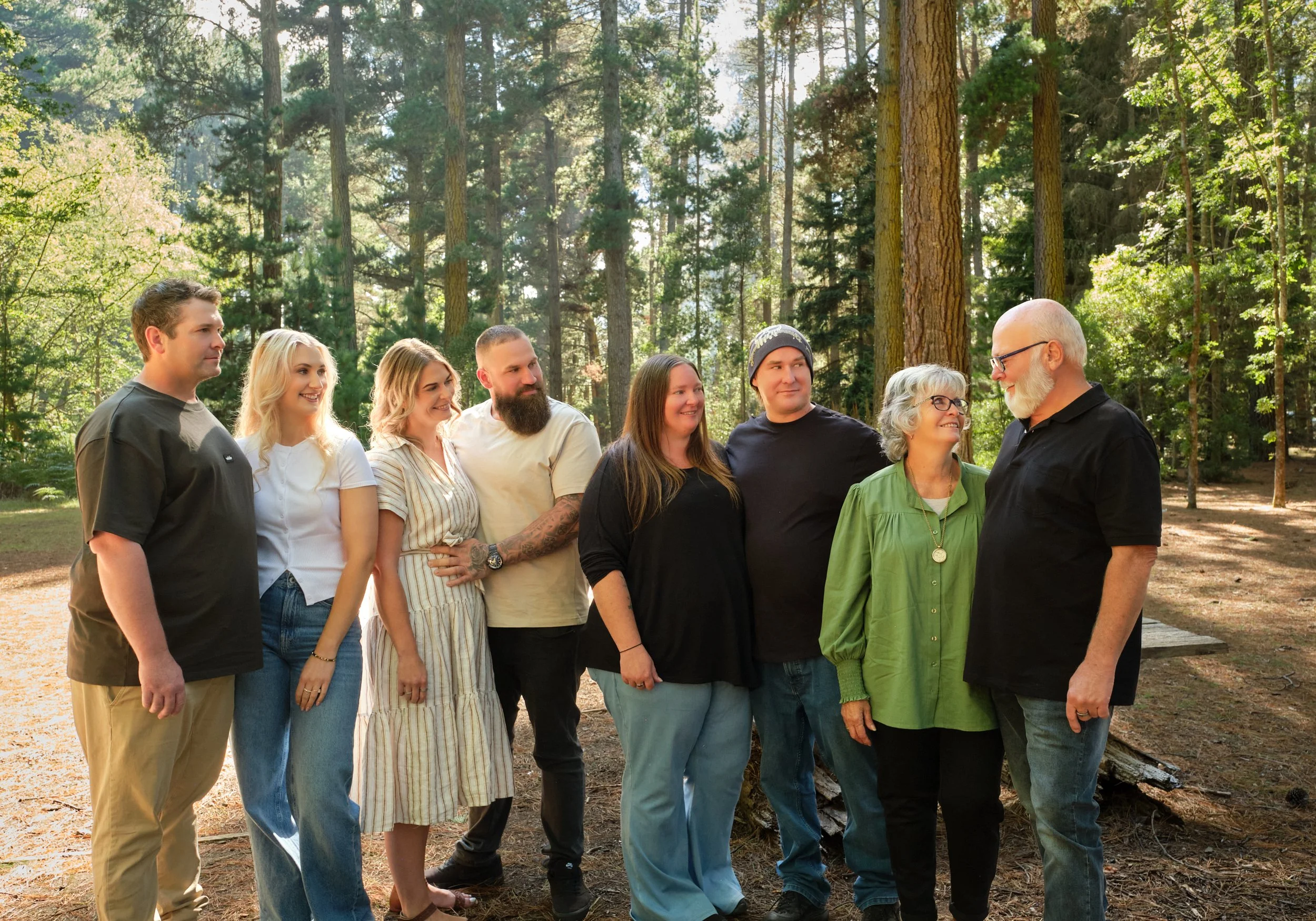 franks-hollybank-launceston-extended-family-portrait-photography-group-in-forest-clearing.jpeg