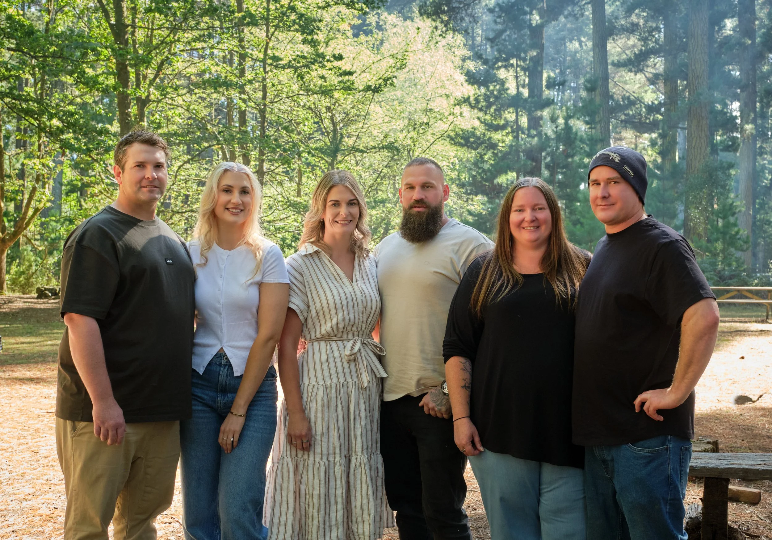 franks-hollybank-launceston-extended-family-portrait-photography-group-outdoor-forest-setting.jpeg