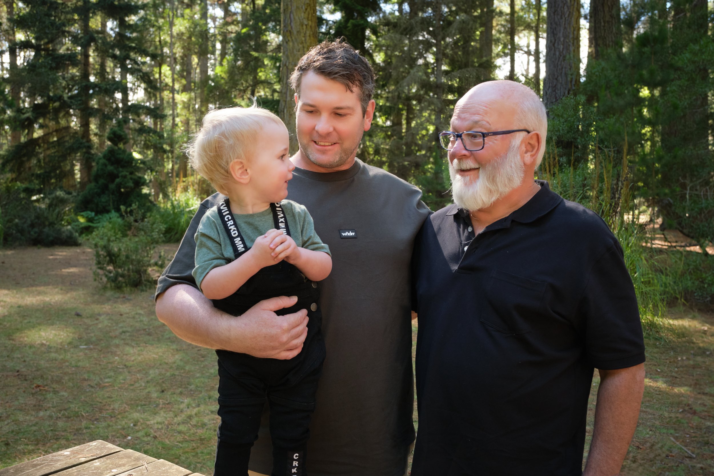 franks-hollybank-launceston-extended-family-portrait-three-generations-outdoor-forest.jpeg