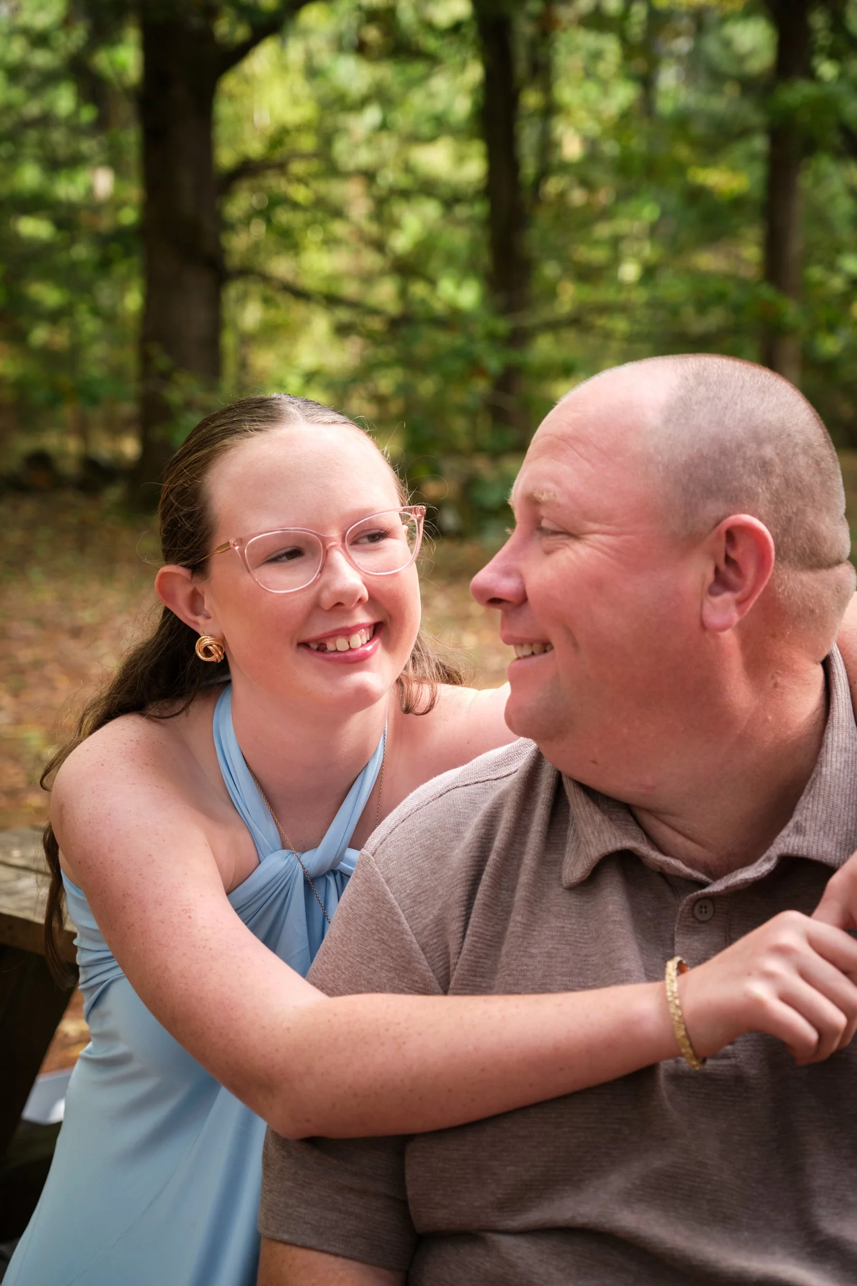 north-hollybank-launceston-family-photography-father-daughter-smiling-outdoors-portrait.jpeg