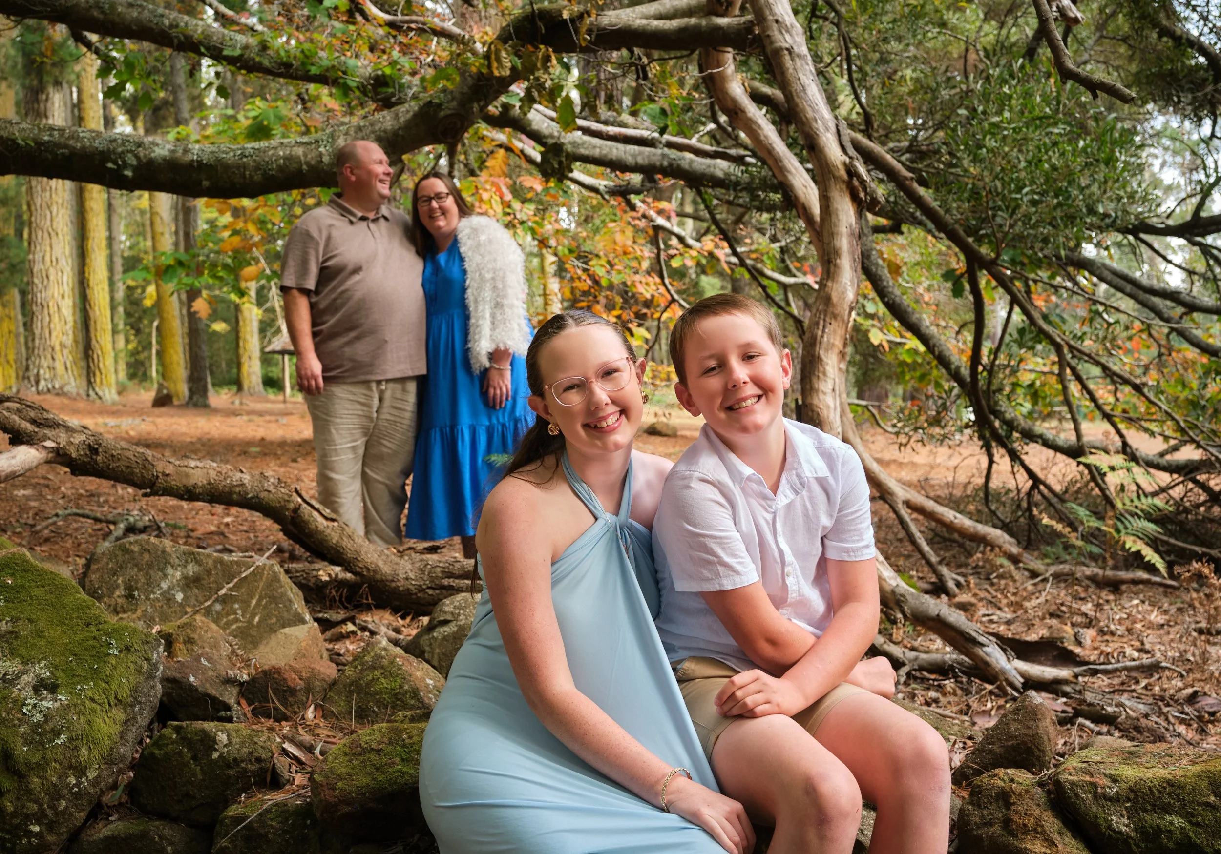 north-hollybank-launceston-family-photography-forest-portrait-parents-children-smiling.jpeg