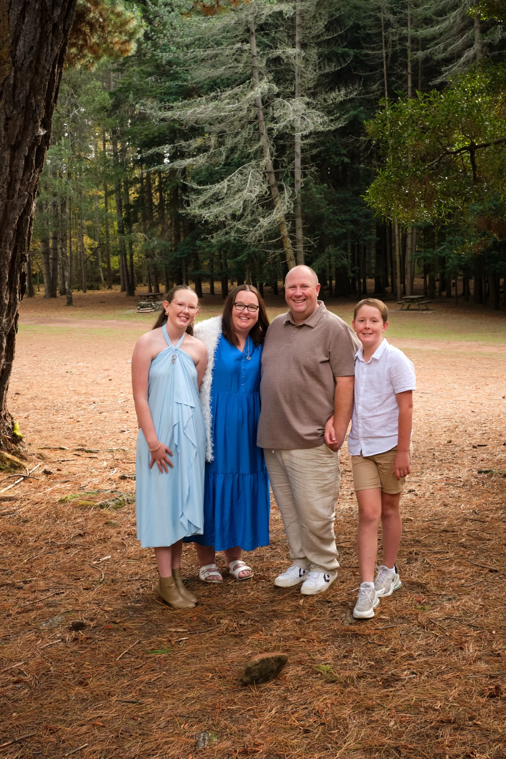north-hollybank-launceston-family-photography-outdoor-forest-session-with-parents-and-kids.jpeg