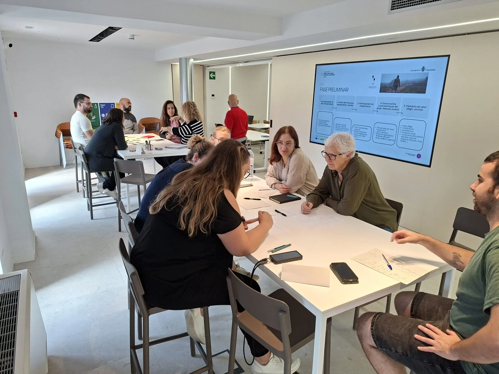 L’Ajuntament d’Igualada finalitza el programa formatiu “Adapta el teu negoci turístic als nous reptes!” amb més de 180 participacions