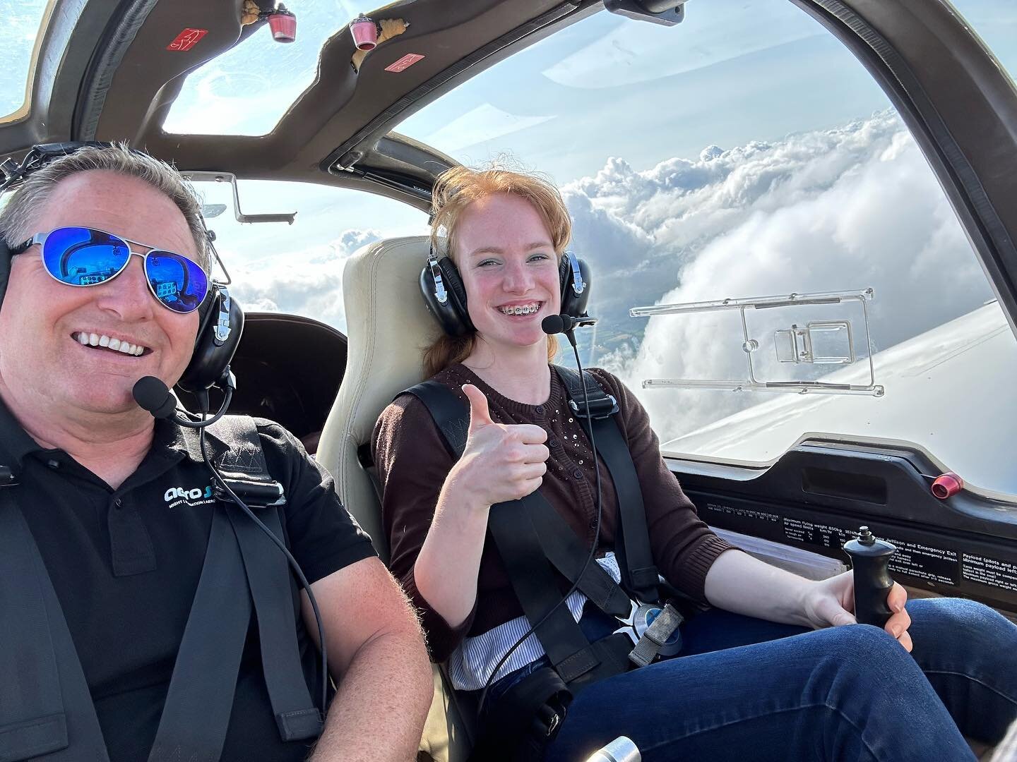 Sharing the passion at @theglidingcentre @husbosgliding @britishglidingassociation 👍🚀✈️ TMG flying at it&rdquo;s best. 😄😄😄 #inspire #educate @uoceanproject @flyingeyesworld @avionicwatches @takingoffdan