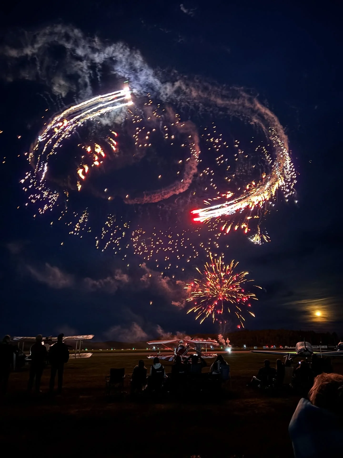 ✨ @aerosparx at @flygfesten  2025 ✨

A full night display in Europe up the skies over Dala J&auml;rna, @swedense at the legendary Flygfesten.

Every 3 years this airshow brings together the best &mdash; warbirds, Cold War jets, modern fighters, aerob