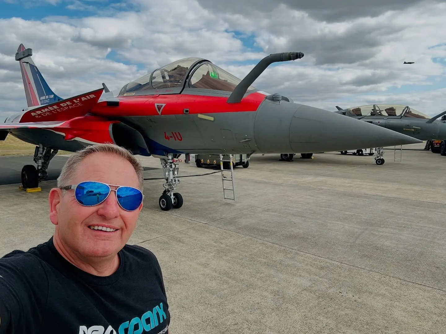 Great to finally stand alongside and meet the legendary &ldquo;Polish Hercules&rdquo; and F16&rdquo;s from the @antidotumairshow &mdash; the teams behind the incredible flare drop at Leszno! 💥🇵🇱 Such an iconic show to finally get the chance to sta