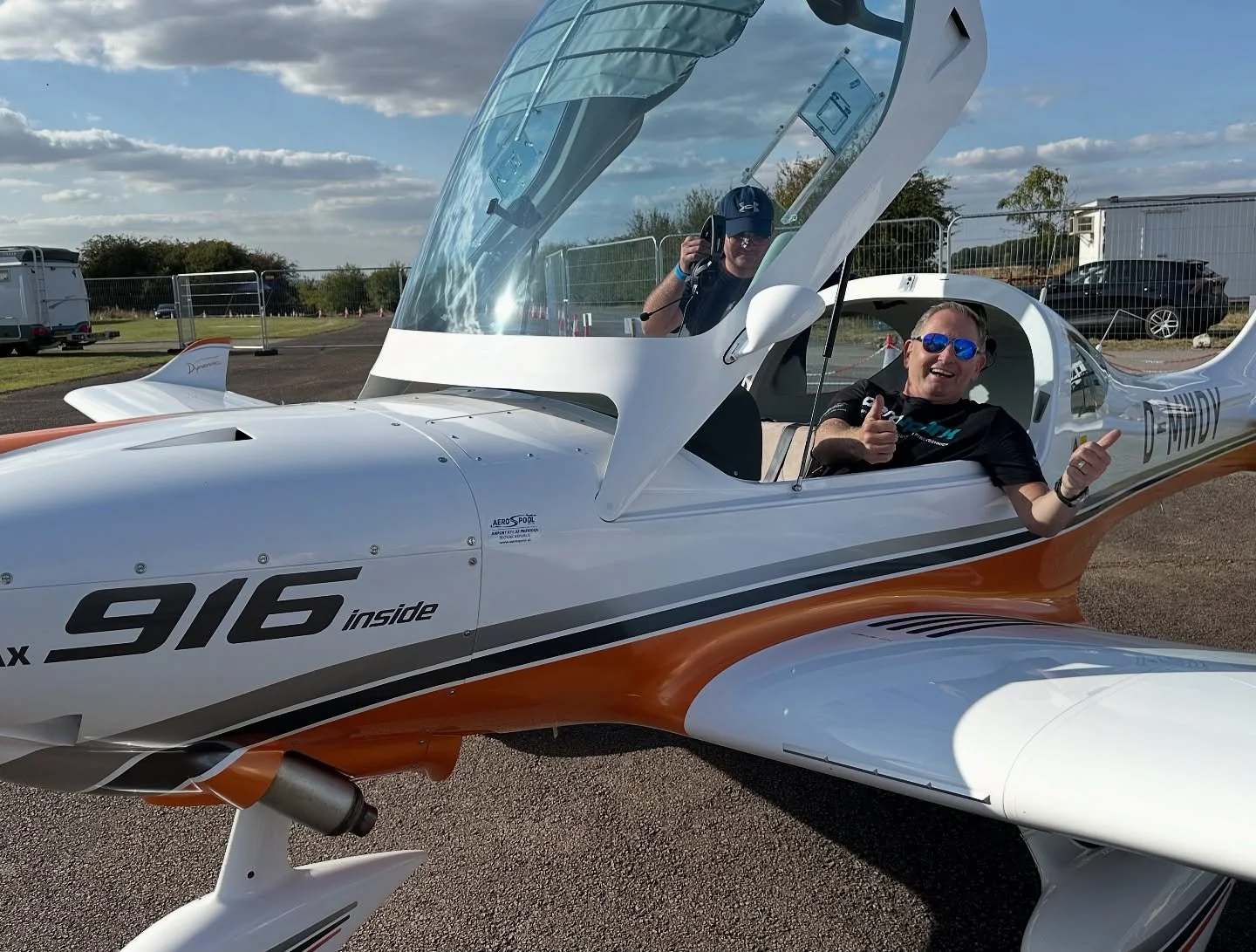 Sharing flight experiences is always a pleasure 🙏 @aerospool  #lxavaition

What a lovely day at @leicestershireaeroclub
@cmparamotors @aerosparx @britishmicrolighting @discovergliding @uoceanproject @husbosgliding @uol_flying