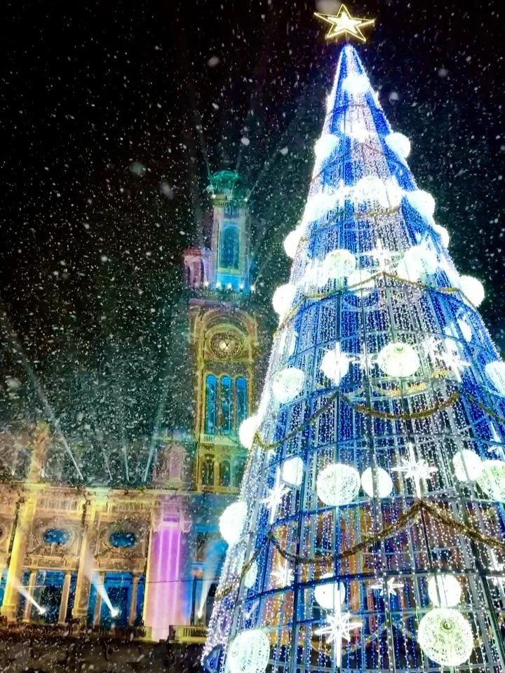 Congratulations to @Agora - Cultura e Desporto do Porto @porto.portugal and the team for a wonderful Christmas light turn on.  @joana.seixas.355 even made it on to the TV with @kathleen.araujo__ 👍 @sictv - small world as she is flying with our frien
