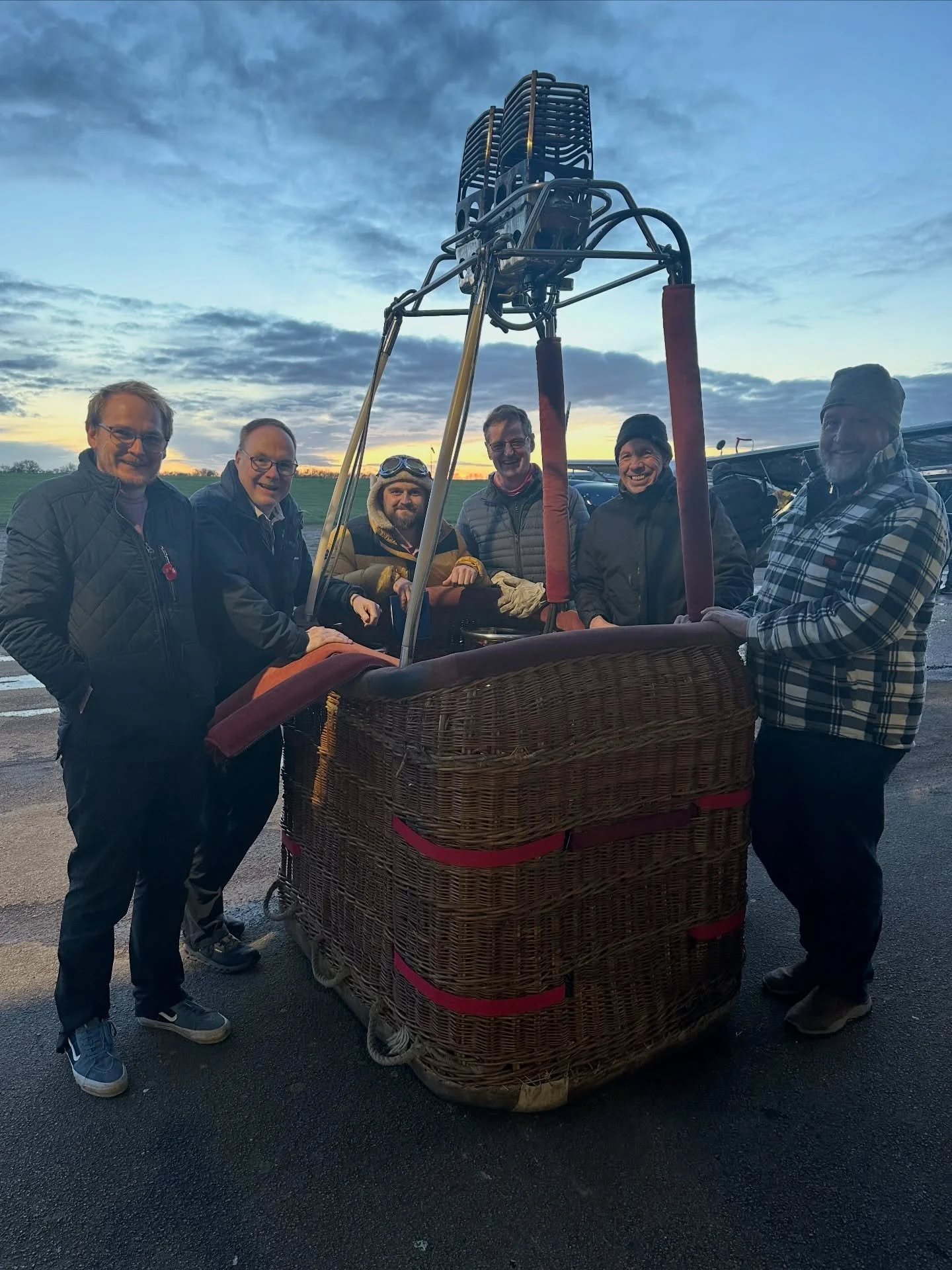 Huge thanks to the #BBAC for inviting me to help this week with standardising instructor training for the BPL FI(B) at @theglidingcentre @husbosgliding #balloons 

It was great fun, and we shared a lot of learning along the way. A really positive and