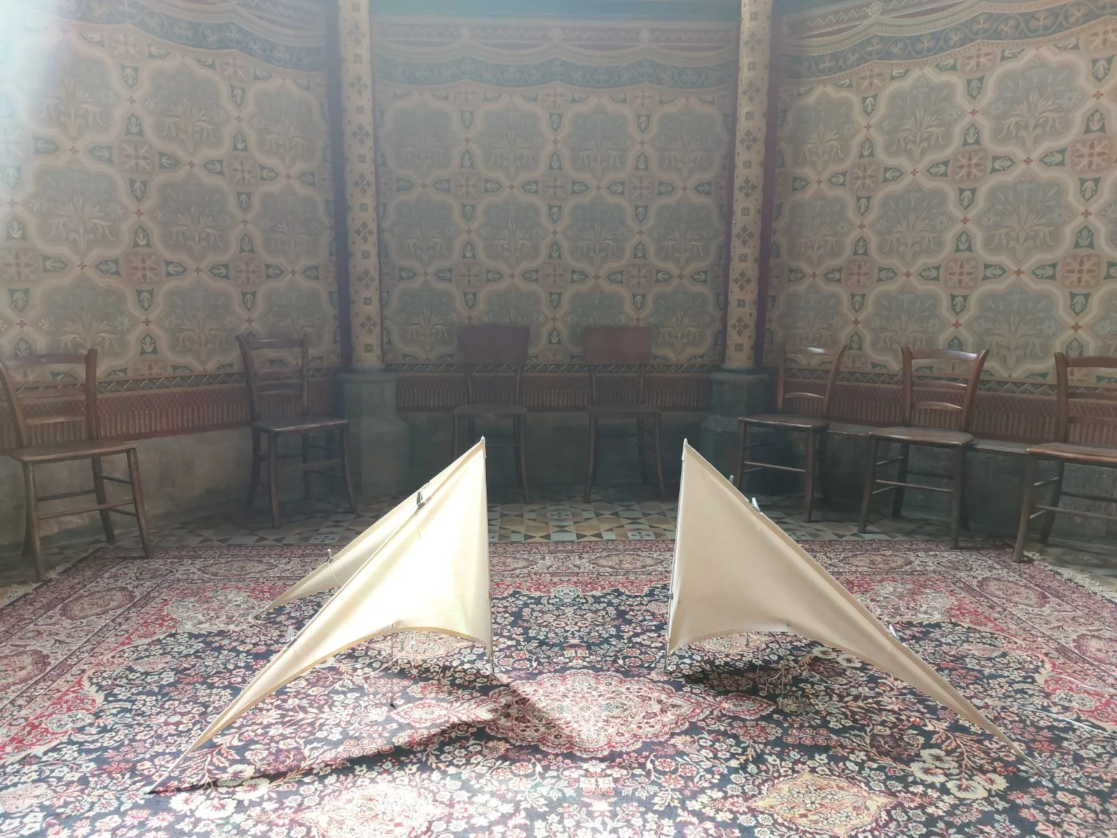 Kites, 2021, Museum der Wiener Votivkirche; Image: Anna Hanel