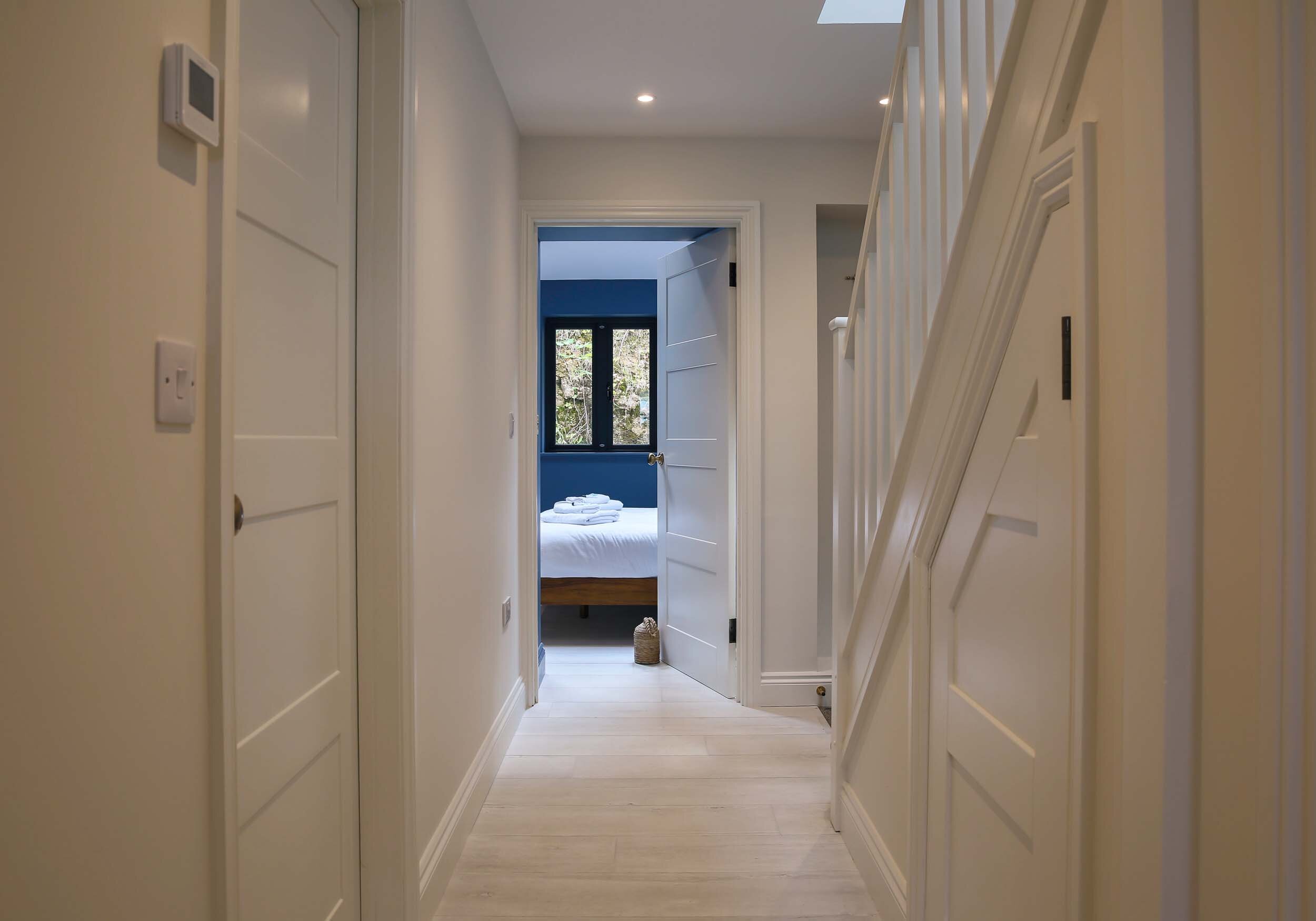 Oxwich Bay holiday rental cottage, Gower - hallway