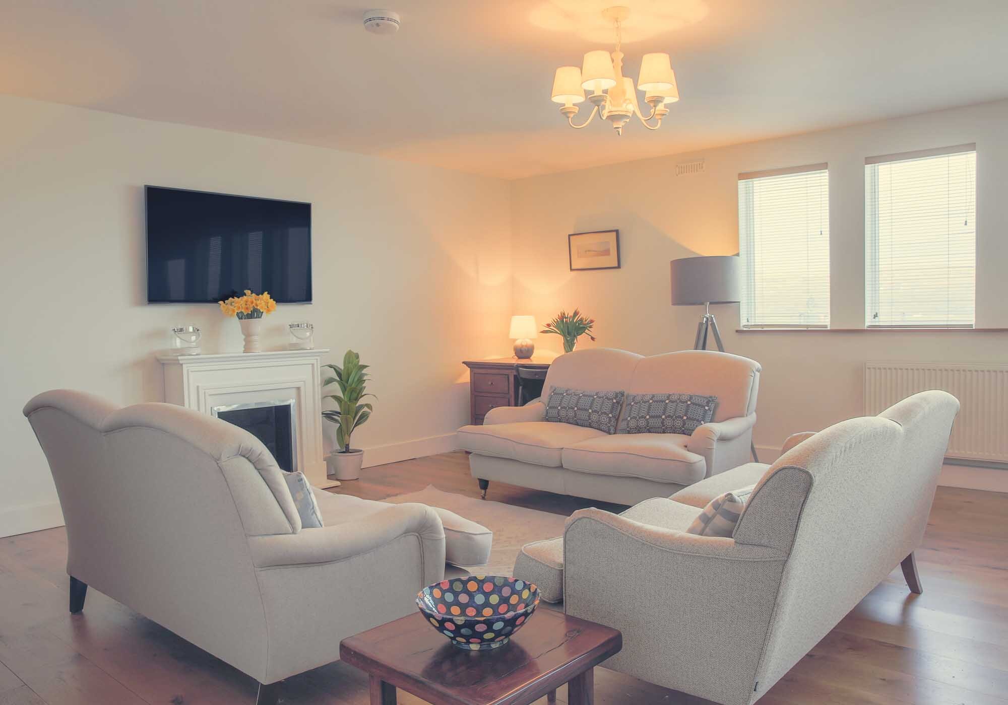 Oxwich Bay holiday rental apartment, Gower - lounge