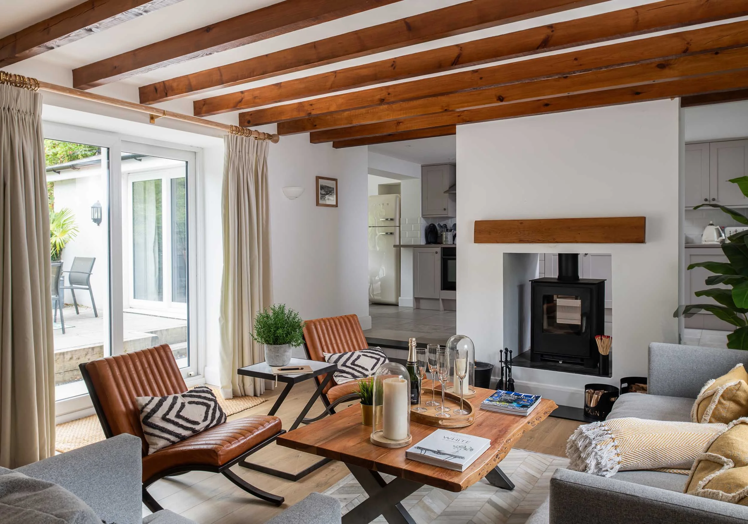 bayholm-lounge with view to garden.jpg