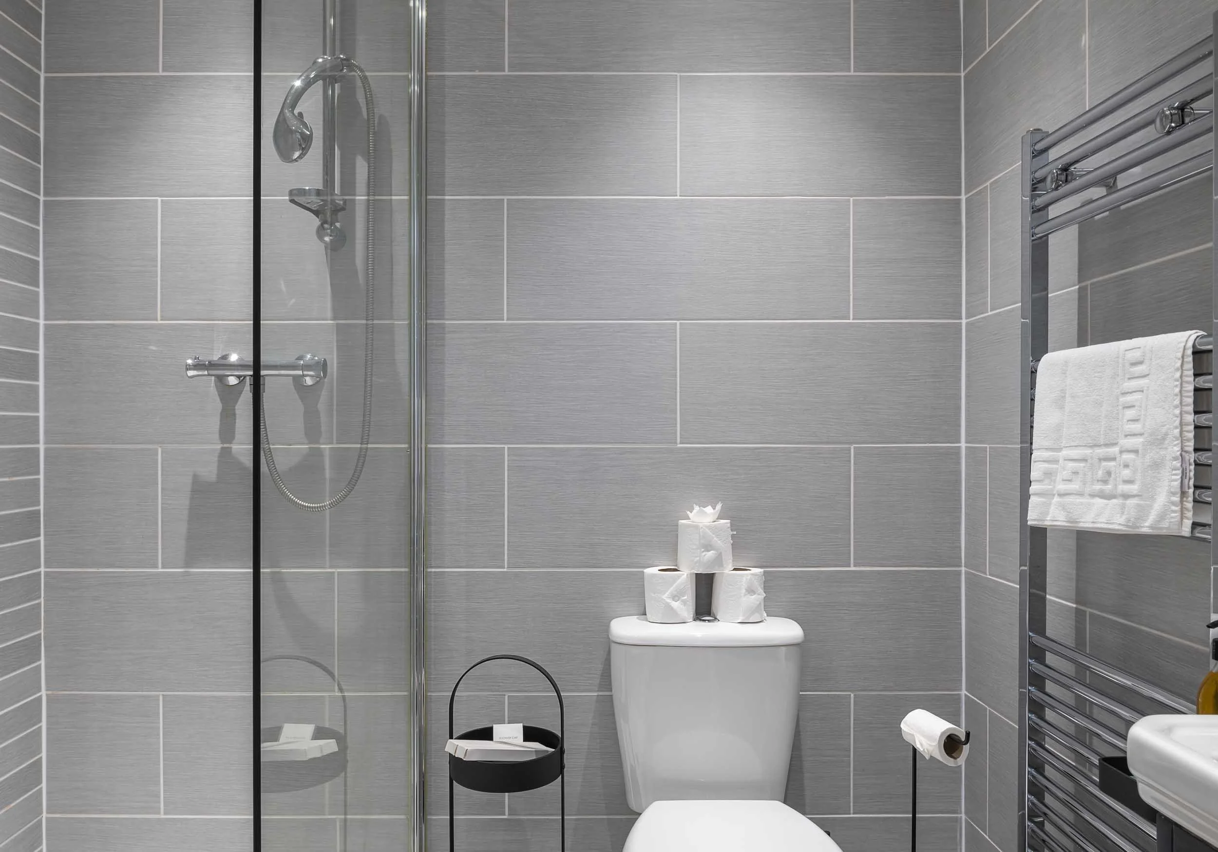 bayholm-oxwich-en-suite shower room.jpg