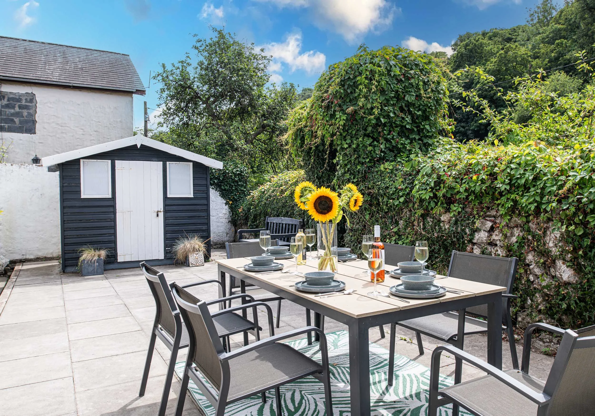 bayholm-oxwich-enclosed garden.jpg