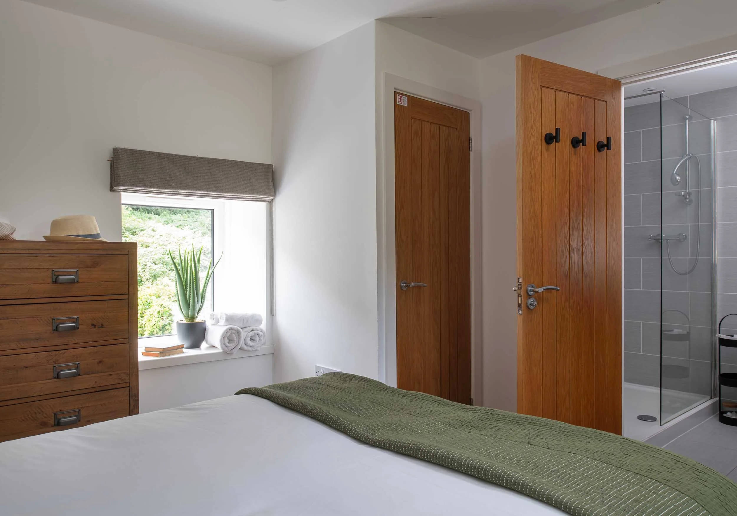 bayholm-oxwich-master bedroom.jpg