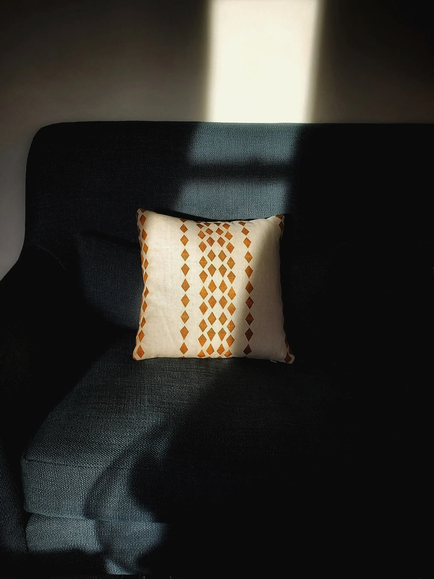 ✨ Retour sur une belle collaboration ✨

J&rsquo;ai eu le plaisir de travailler avec @mmdesigntextiles sur une collection textile imprim&eacute;e sur lin
Des motifs pens&eacute;s pour apporter une touche artistique &agrave; vos int&eacute;rieurs.

Cet