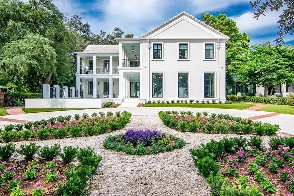 FEATURED LISTING: 4605 Bayshore Blvd