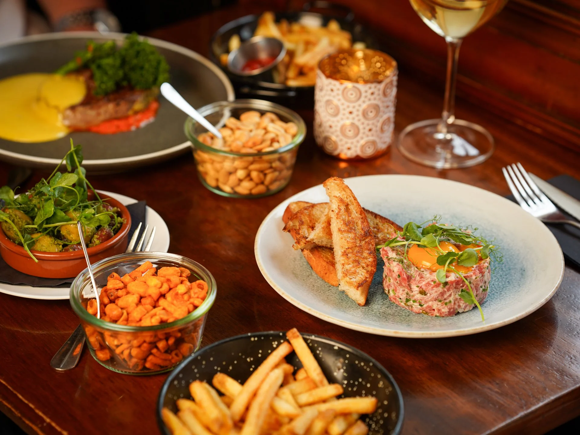 Fresh ingredients 🥗, vibrant flavors 🌶️, beautifully crafted dishes 🍝, and something to satisfy every craving. Every plate is prepared with care, passion, and attention to every detail. ✨

Whether you're joining us for lunch, dinner, or simply to 