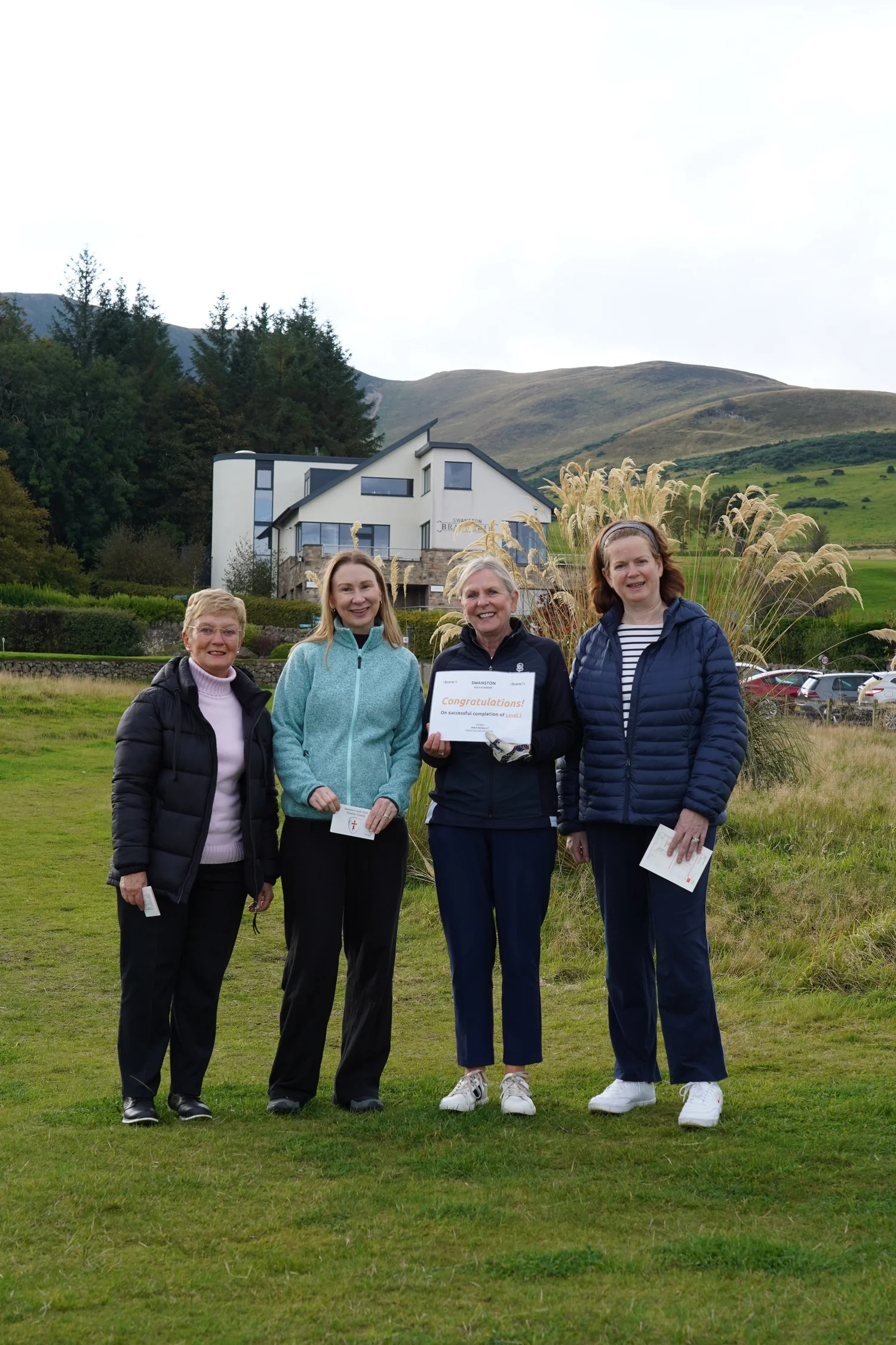 Ladies golf lessons in Edinburgh: women golfers at a group session at Swanston
