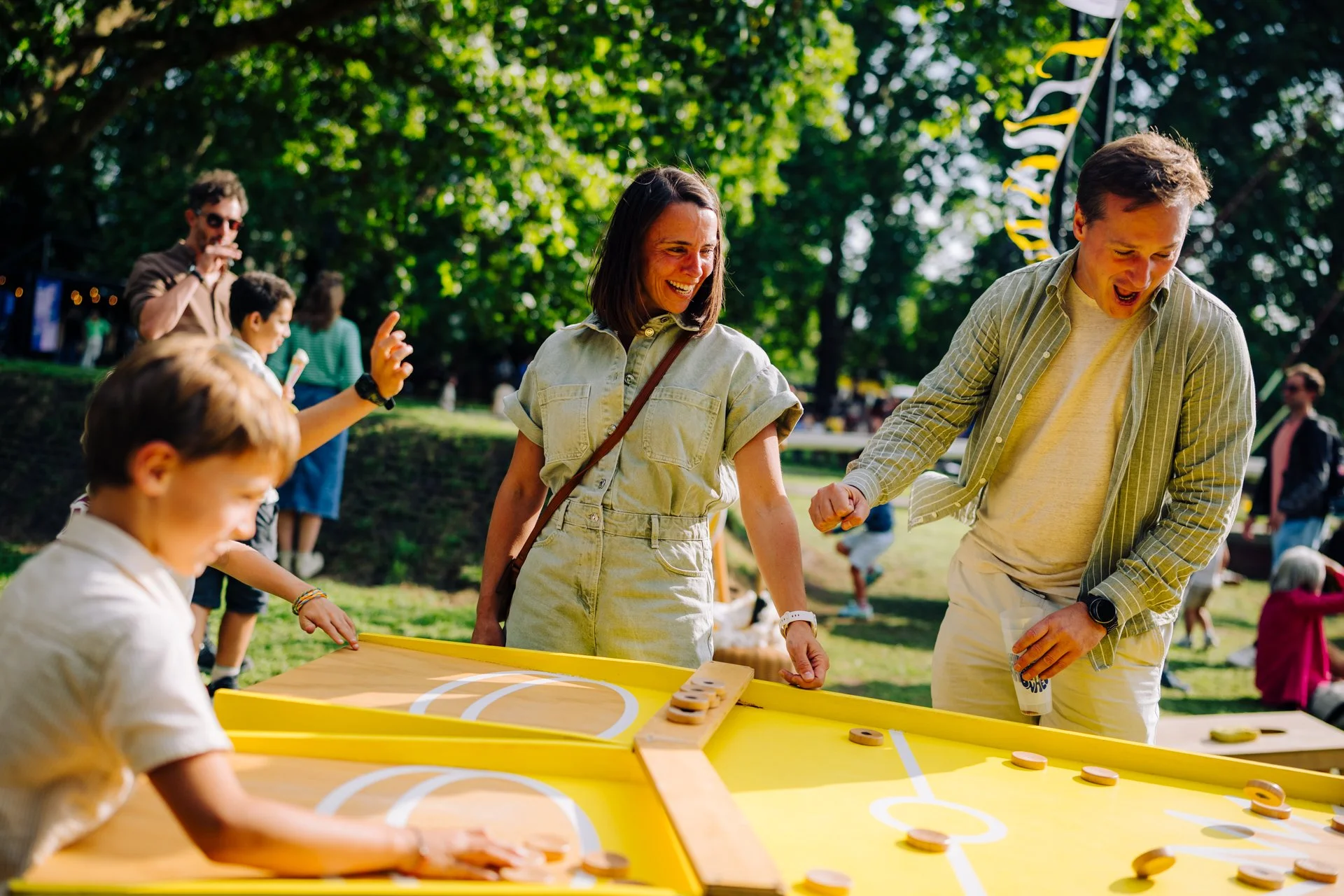 ✨ Sjoelen, maar dan Fou De Boules style! ✨
Bij ons speel je liever met 2 🎯 Check onze Sjoelbaan Split, die we aanbieden in samenwerking met @studiostam.
👉 Te boeken in onze Family Playground pakketten &oacute;f gewoon &agrave; la carte.

Kom langs,