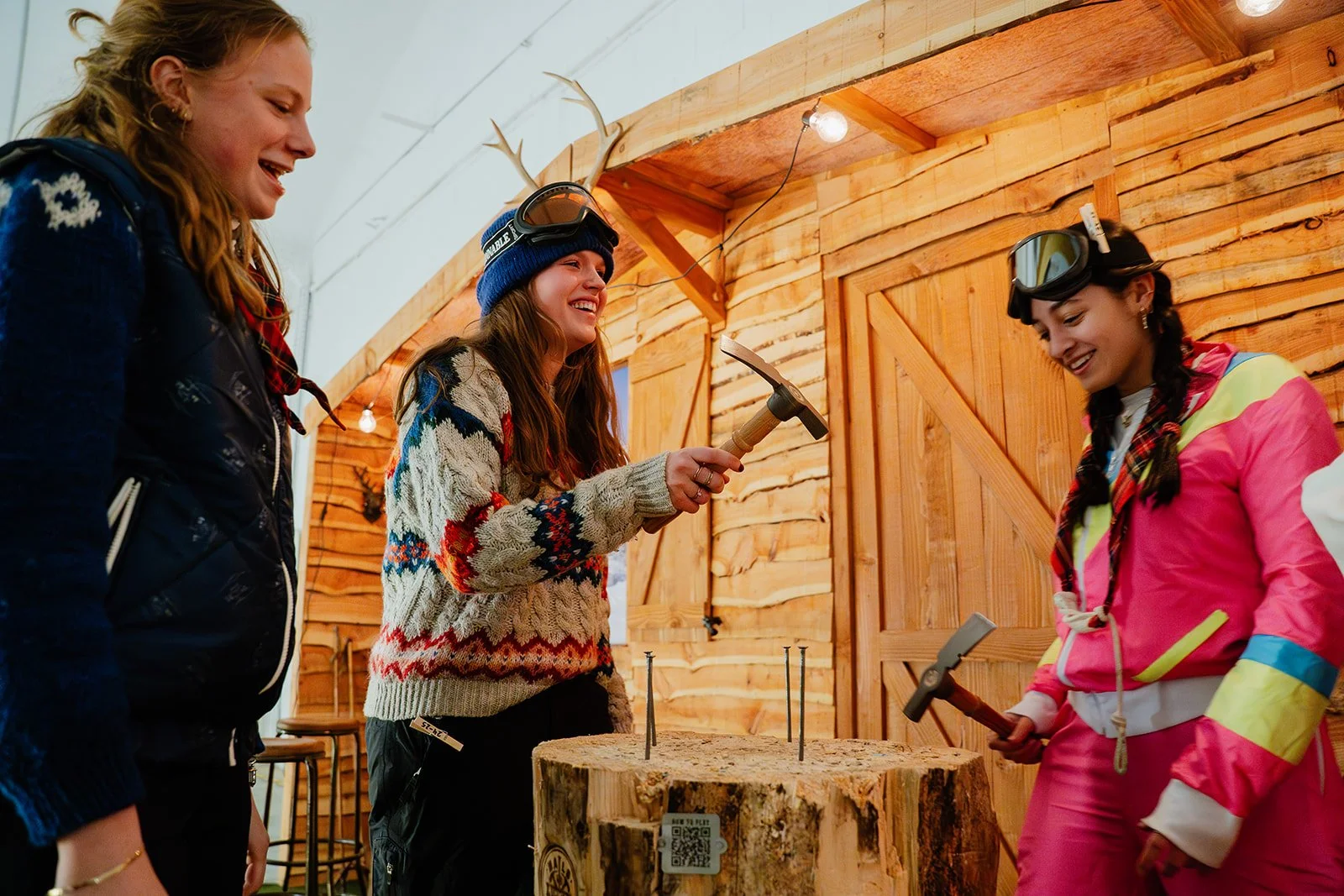 🎯 Winter Playground op jouw locatie!

❄️ Winter is coming... en wij brengen de warmte &eacute;n fun tot bij jou!
Of je nu droomt van een Winter Playground of liever een knusse Curling Chalet op jouw event: wij bouwen de gezelligheid gewoon op eender
