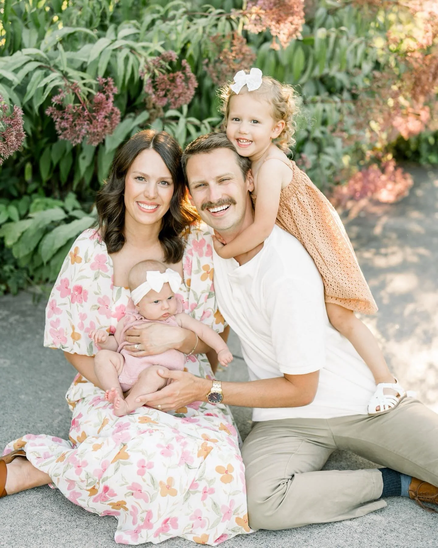 Reminiscing on the days when my fingers didn&rsquo;t freeze during photoshoots! 
.
.
@beccatsmith #cincinnatiphotographer #cincinnatifamilyphotographer #cincinnatinewbornphotographer #cincinnatimaternityphotographer #cincinnati