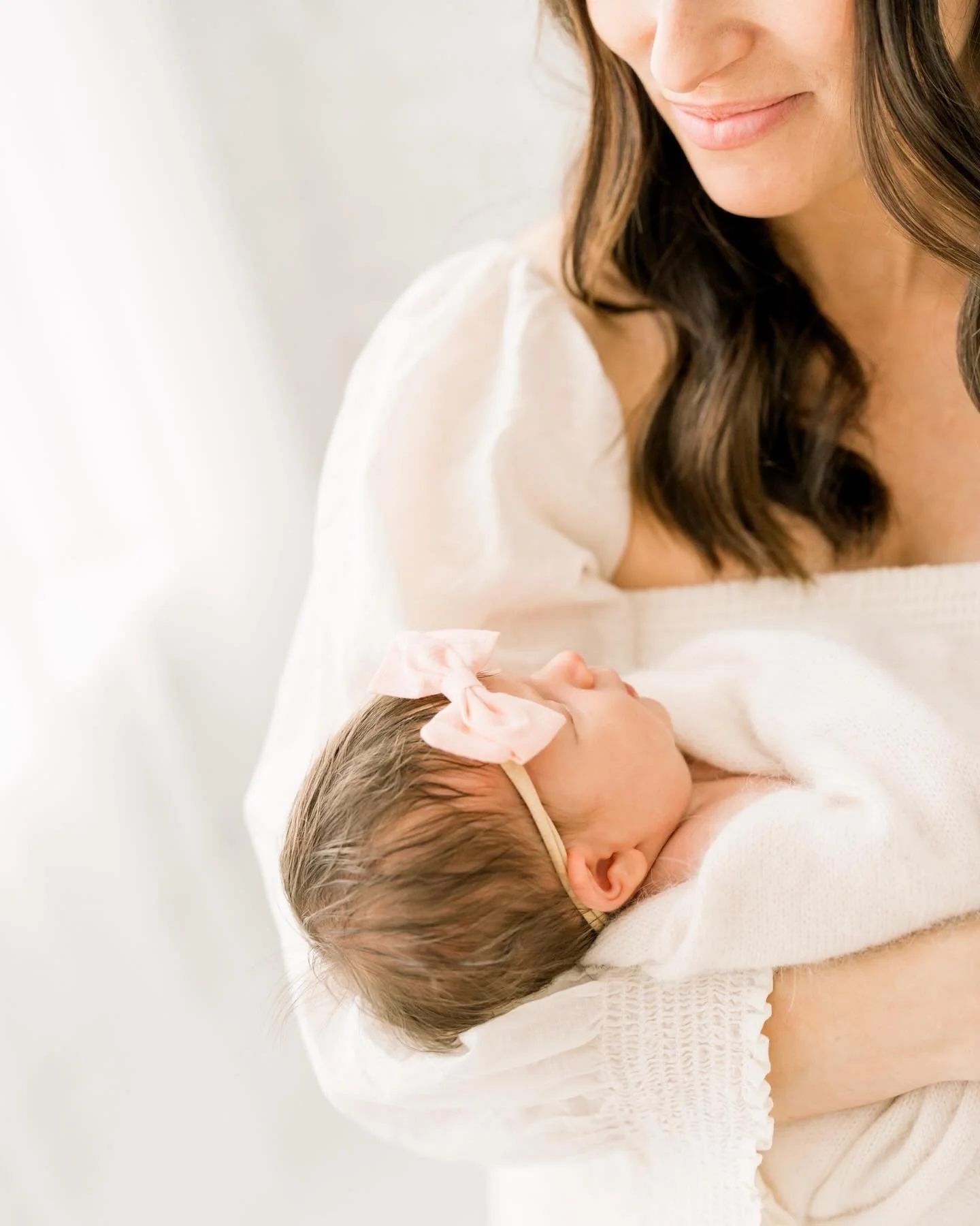 I need 100 more slides to be able to show all my favorites from this gallery! 
.
.
.
#cincinnatiphotographer #cincinnatifamilyphotographer #cincinnatinewbornphotographer #cincinnatimaternityphotographer #lifestylenewbornphotography @locust.and.vine @