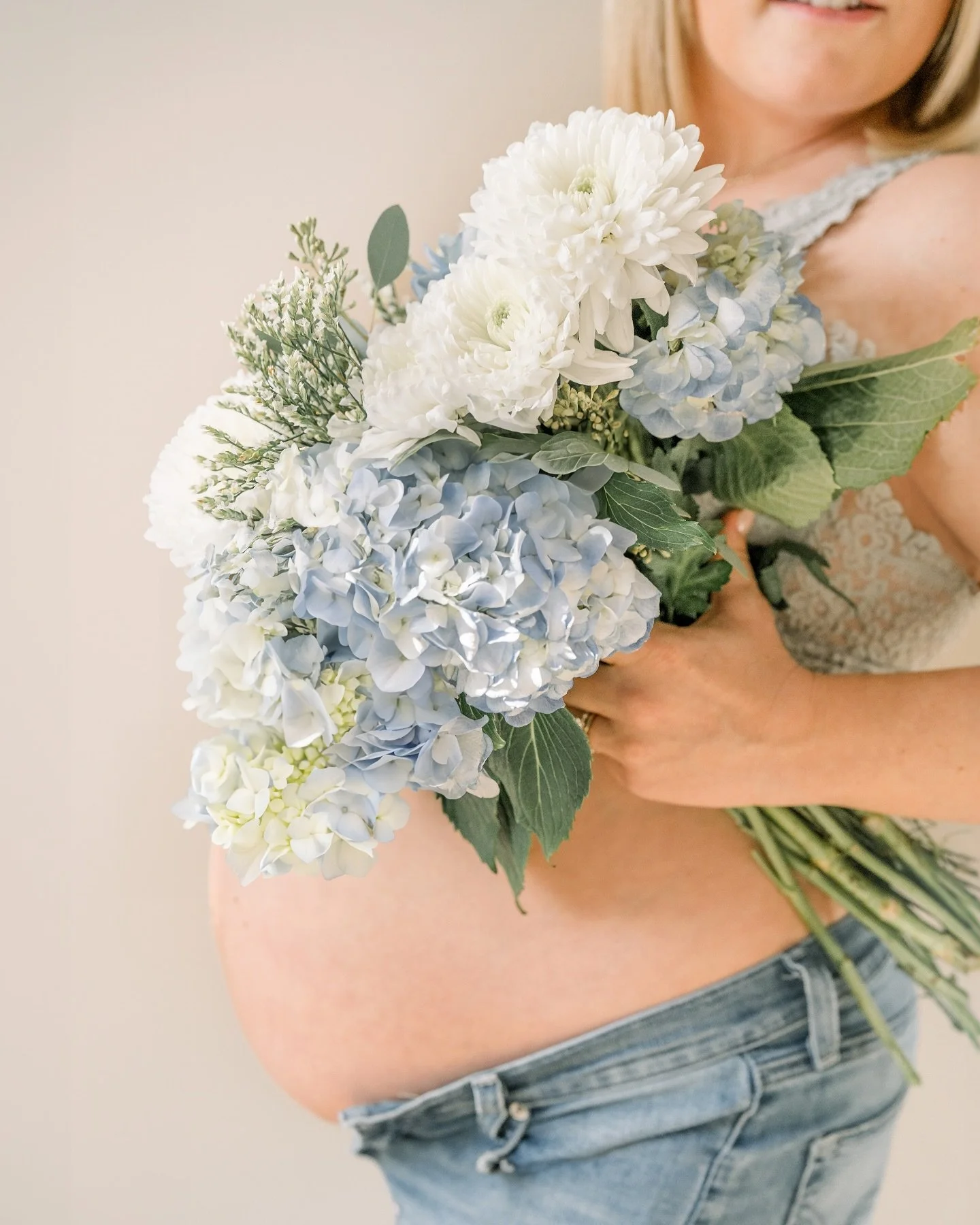 I had my first shoot of 2025 yesterday and it was a dream!
.
.
.
@brookielouwhoo #jenthamannphotography #cincinnatimaternityphotographer #cincinnatinewbornphotographer #cincinnatifamilyphotographer #cincinnatiphotographer #cincyphotographer #ohionewb