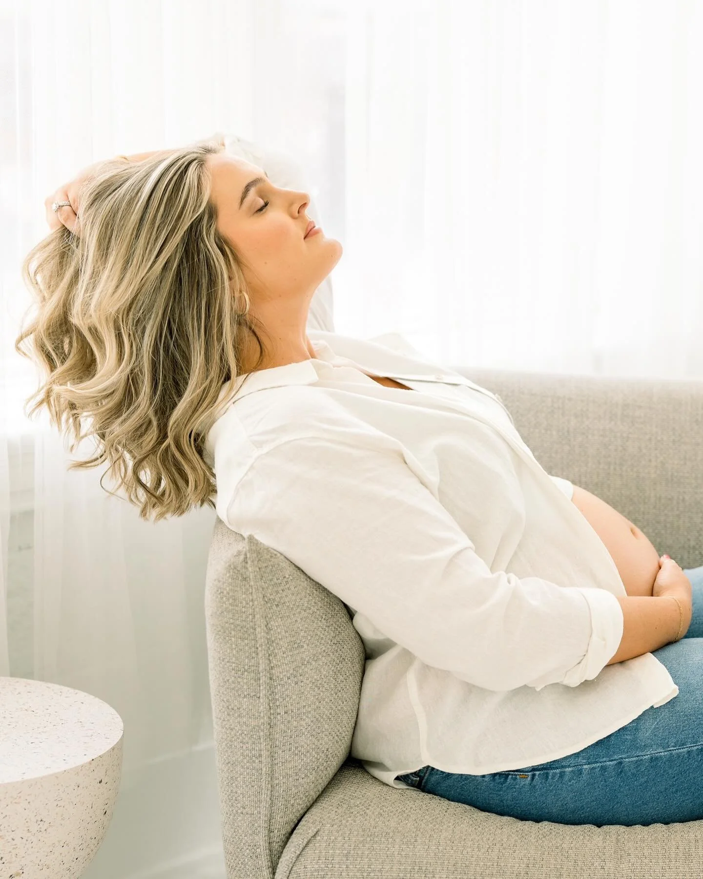 One minute I&rsquo;m photographing their stunning maternity session and the next minute I&rsquo;m taking photos of their sweet baby girl! You would think I&rsquo;d be used to this by now, but it always amazes me what our bodies can do! I can&rsquo;t 