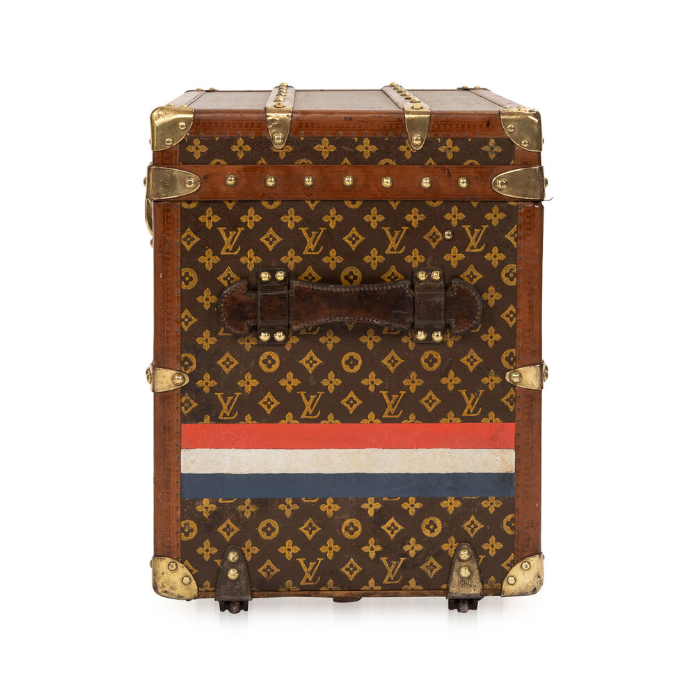 A monogram canvas wardrobe trunk by Louis Vuitton, Garment Cover. -  Bukowskis