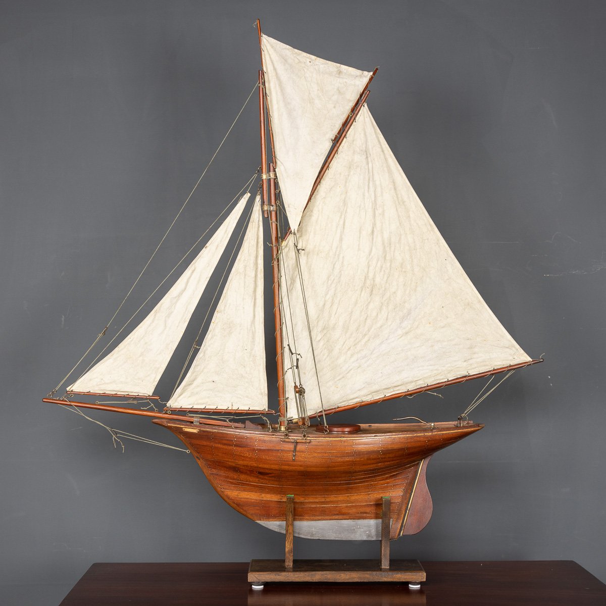 20th Century English Gaff Rigged Racing Pond Yacht c.1910