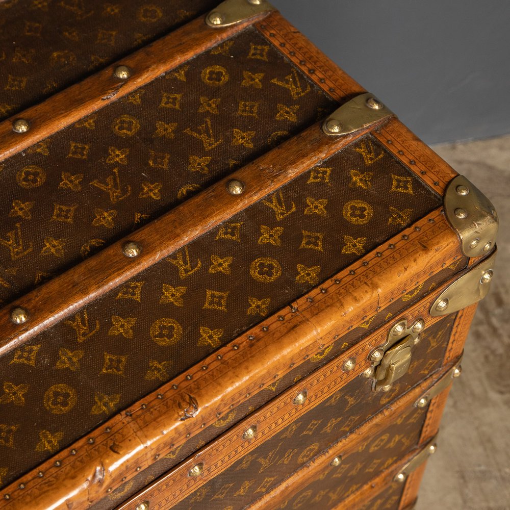 ANTIQUE 20thC LOUIS VUITTON CABIN TRUNK IN MONOGRAMMED CANVAS