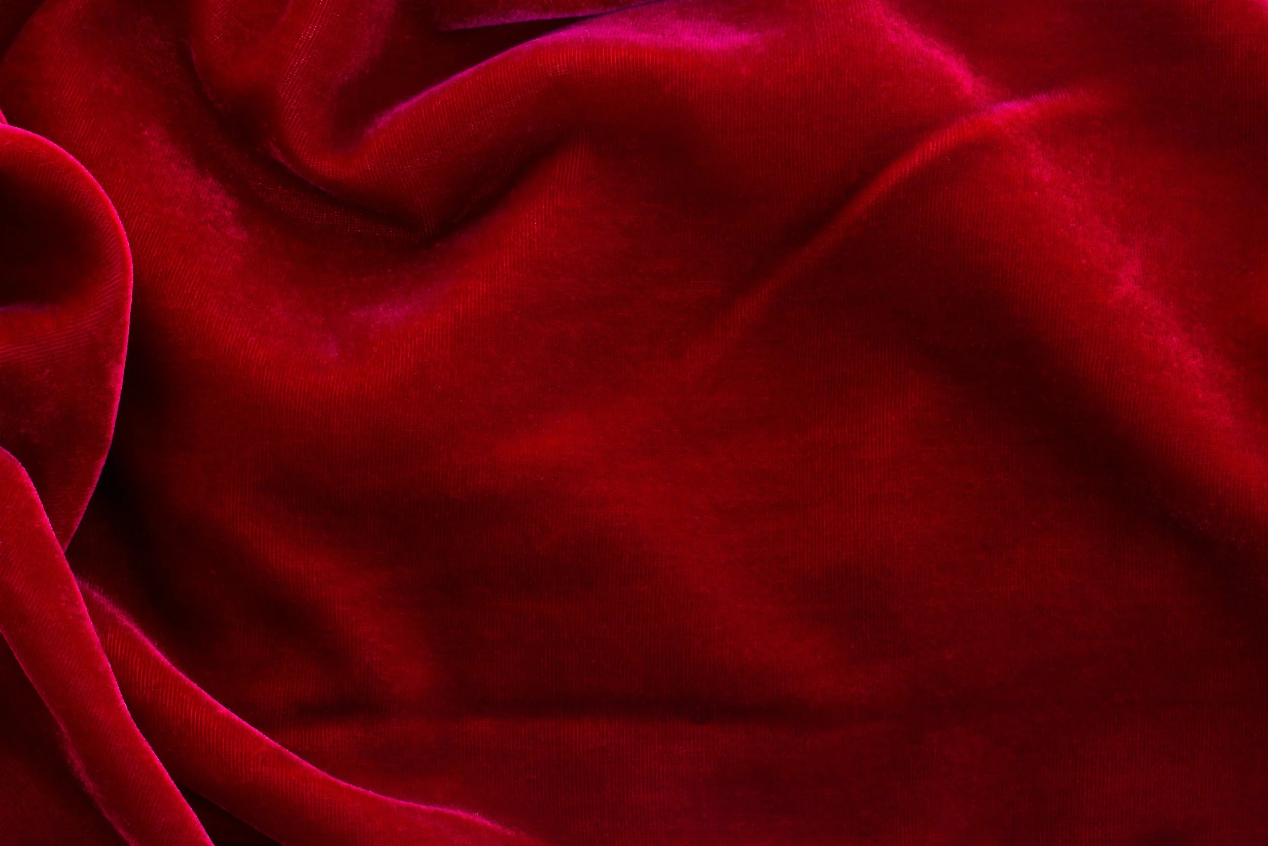 Velvet Fabric Characteristics, Use Cases, and Pros and Cons — Cool