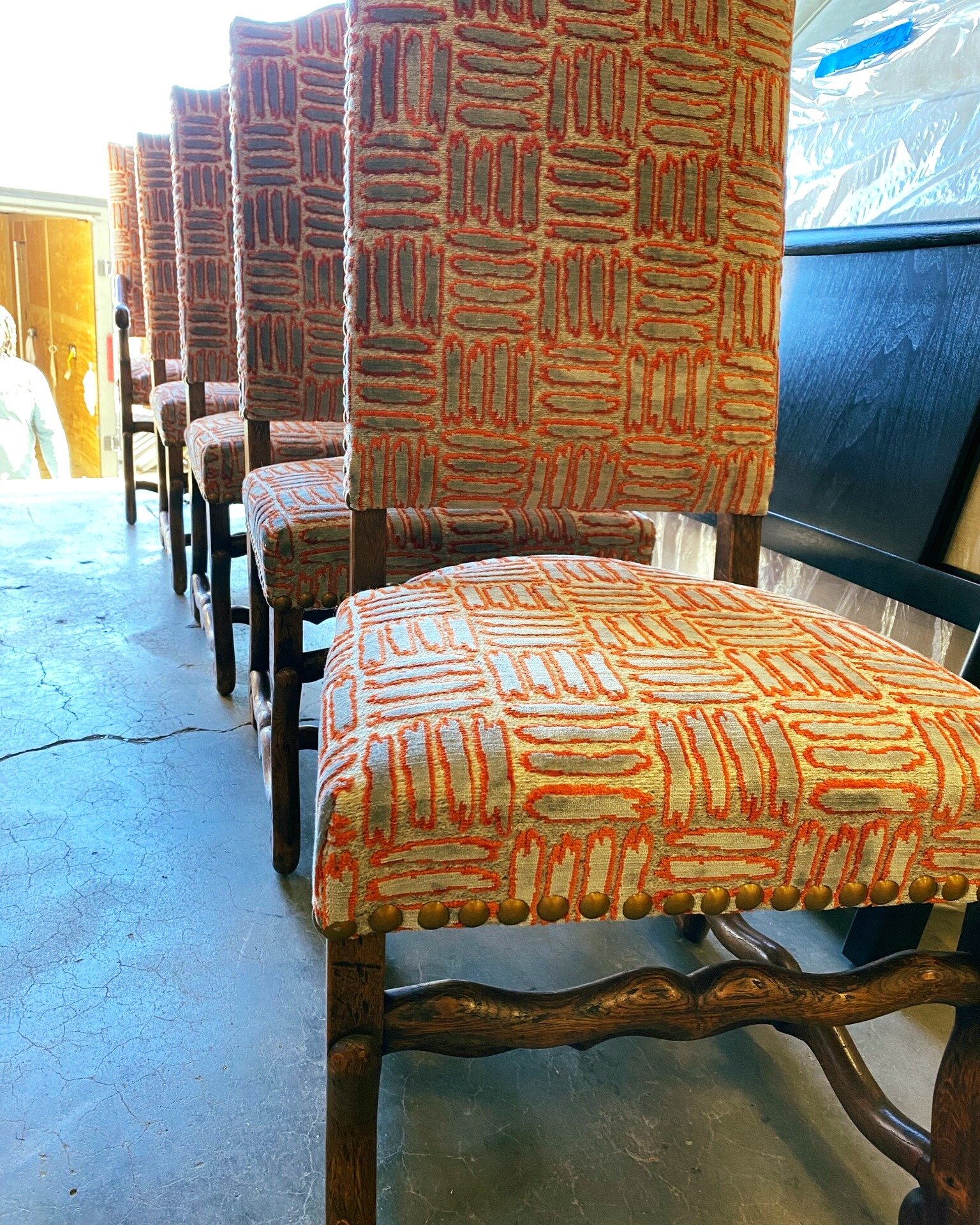 Summer time is a great time to get your favorite people around the table and enjoy some laughter and good stories. Make sure you have enough comfy and stylish chairs for everyone like these beauties that are headed back home! 

 #customupholstery #re