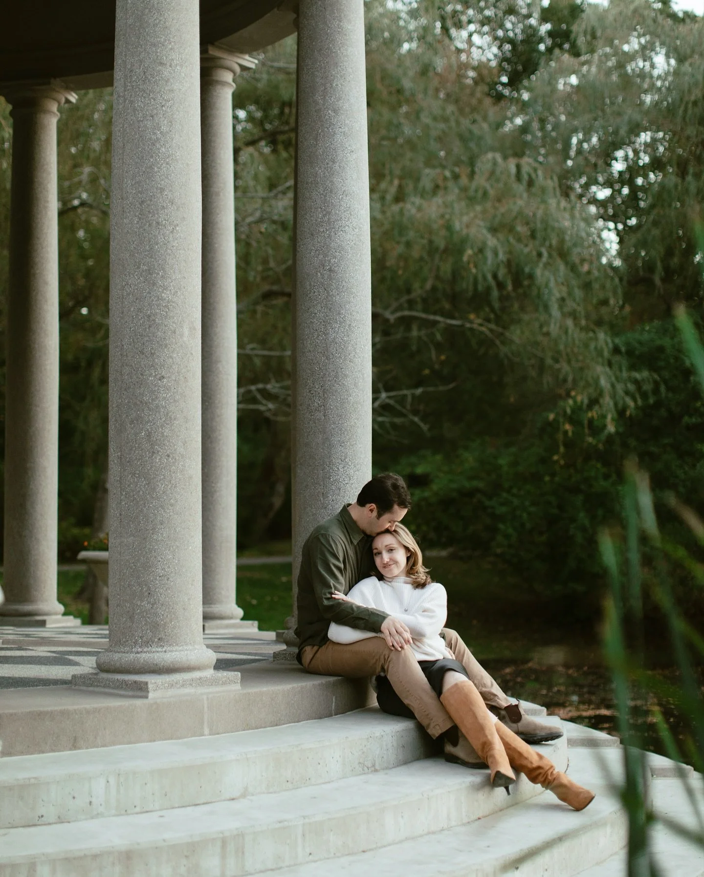 September on the outskirts of Boston 🍃 

The amount of people that have come into my life with this career is so unbelievably cool. And the connections I make with couples&rsquo; families is even cooler. Last year I was lucky enough to capture Sheil