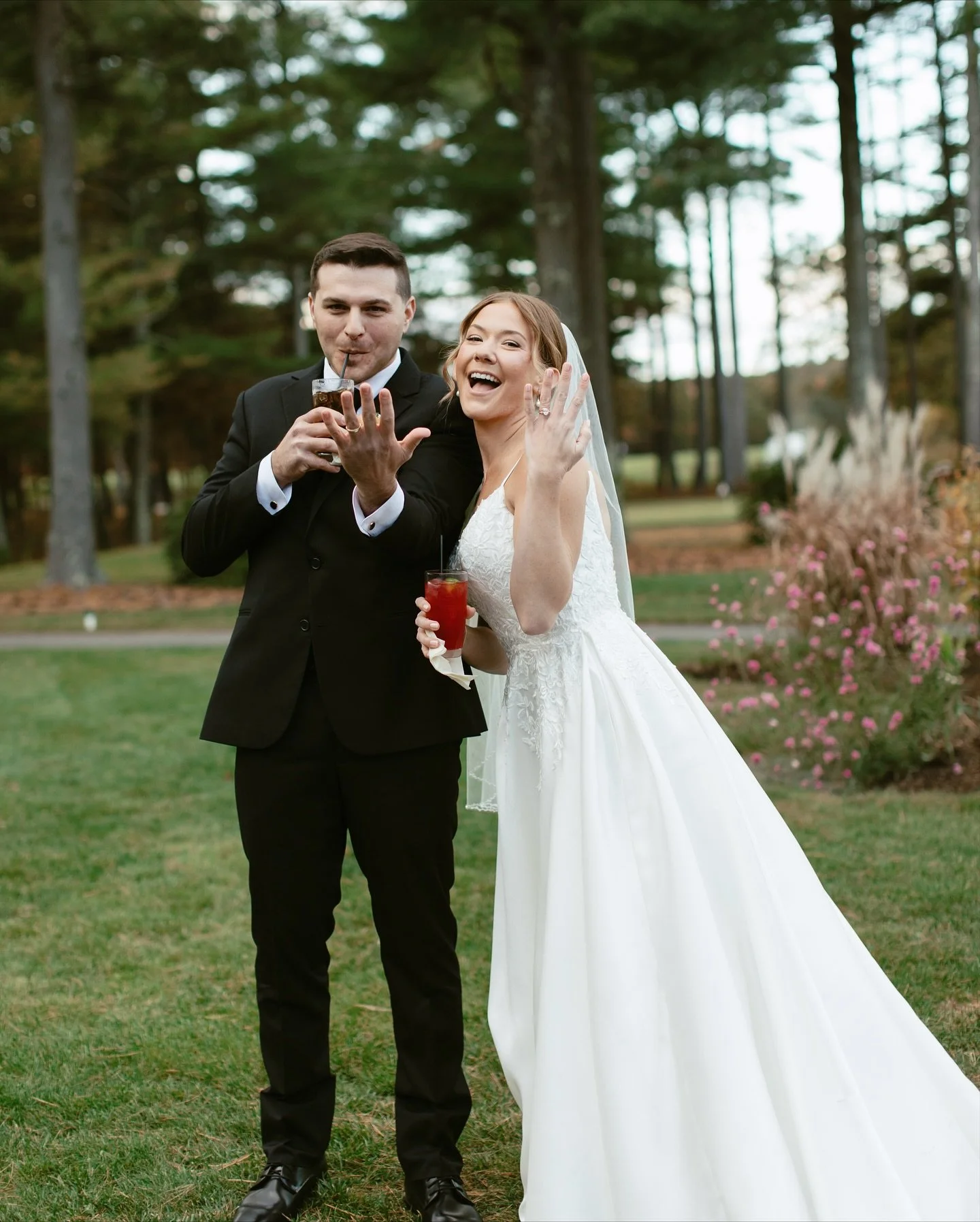 A peek into Dana and Tom&rsquo;s fall wedding in Plymouth!!! October in Massachusetts really did its thing. 

Venue - @pavilionpgc
Catering - @eastbaypinehills
Photographer - @kellyannsmithphotography
DJ - @confoey
Florist - @flairfloral_weddings
Mak