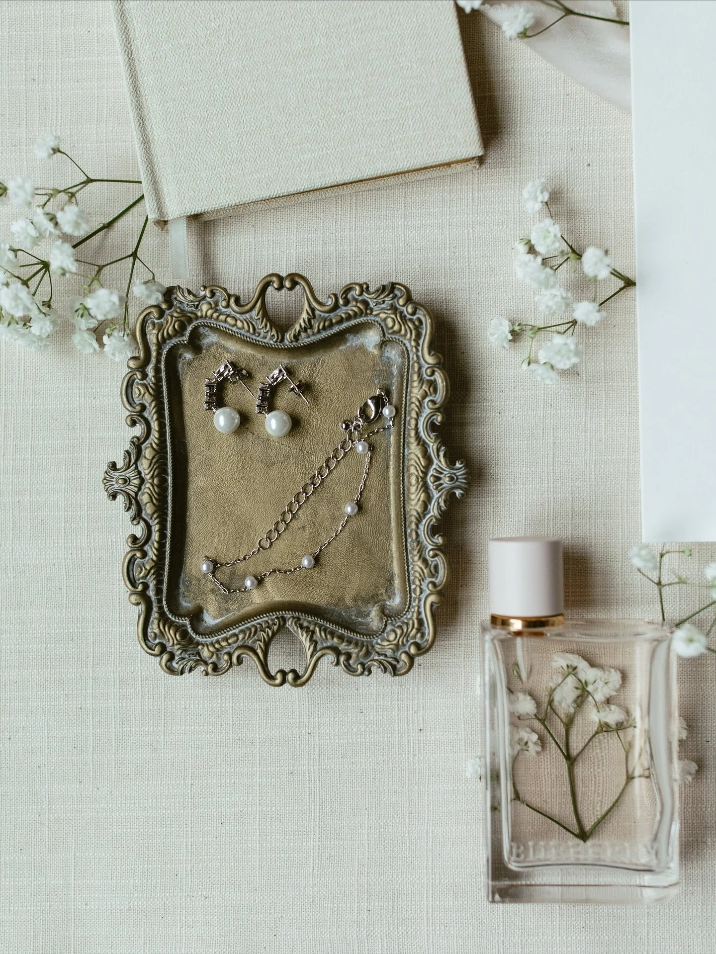 Your details that make your wedding day, YOUR day. They are all the pieces to your final puzzle 💍

Venue - @thebarnatwightfarm
Photographer - @kellyannsmithphotography
Videographer - @movemountainsco
Bouquets/boutonnieres - @maclean_posesandpetals  