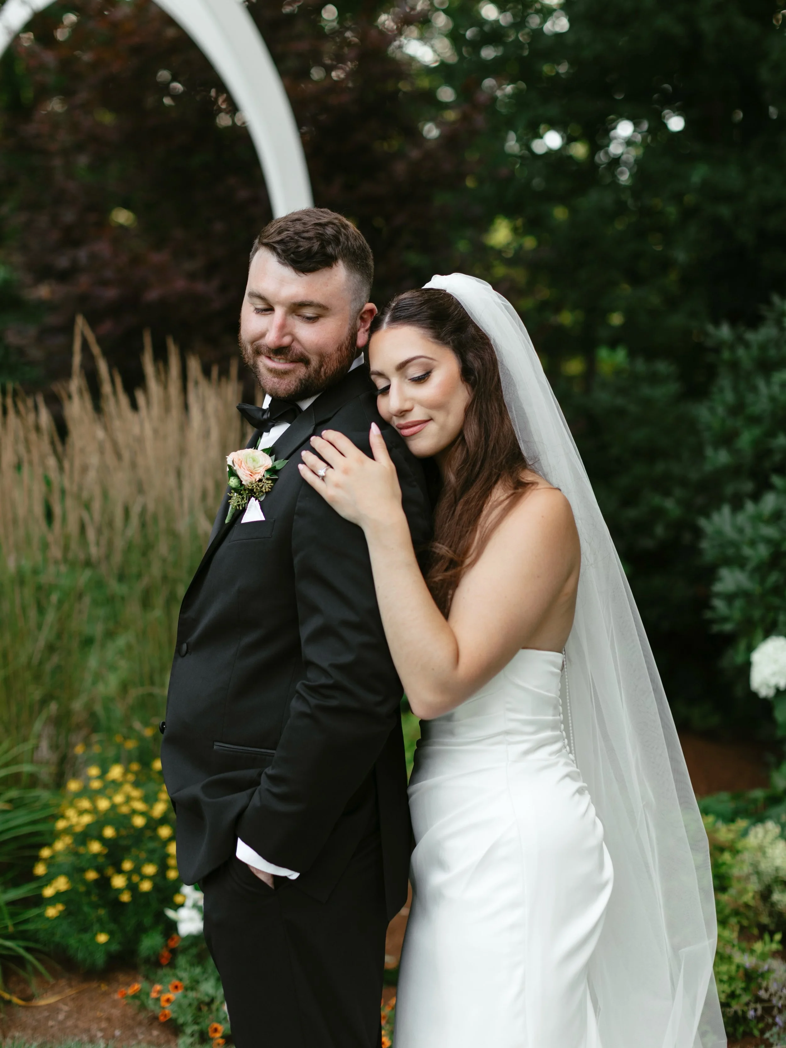 Highlights from Laura and Dan&rsquo;s August wedding day at the beautiful Avenir 🌺

Vendor team
Venue - Avenir @saphireeventgroup
Photographer - @kellyannsmithphotography
Florist - @cedar_grove_gardens
DJ - Brian Lee @elevatedpulse
Hair &amp; Makeup