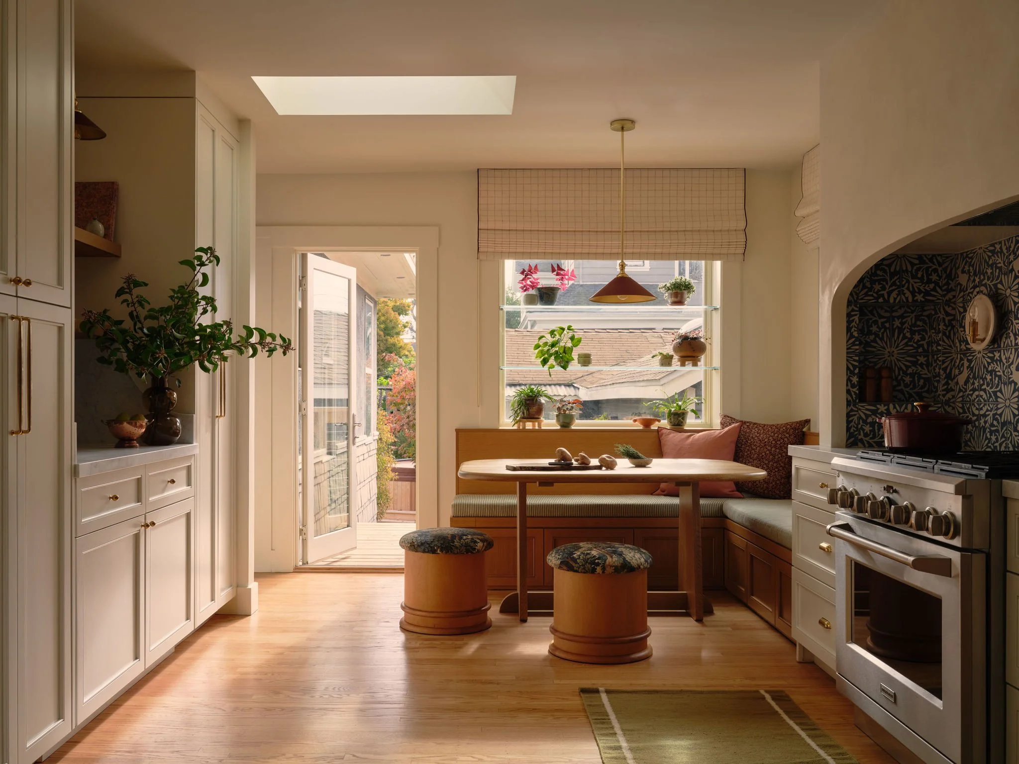 6_Fountain_Bungalow_Studio_Delphine_Northern_California_Interior_Design.JPG.JPG