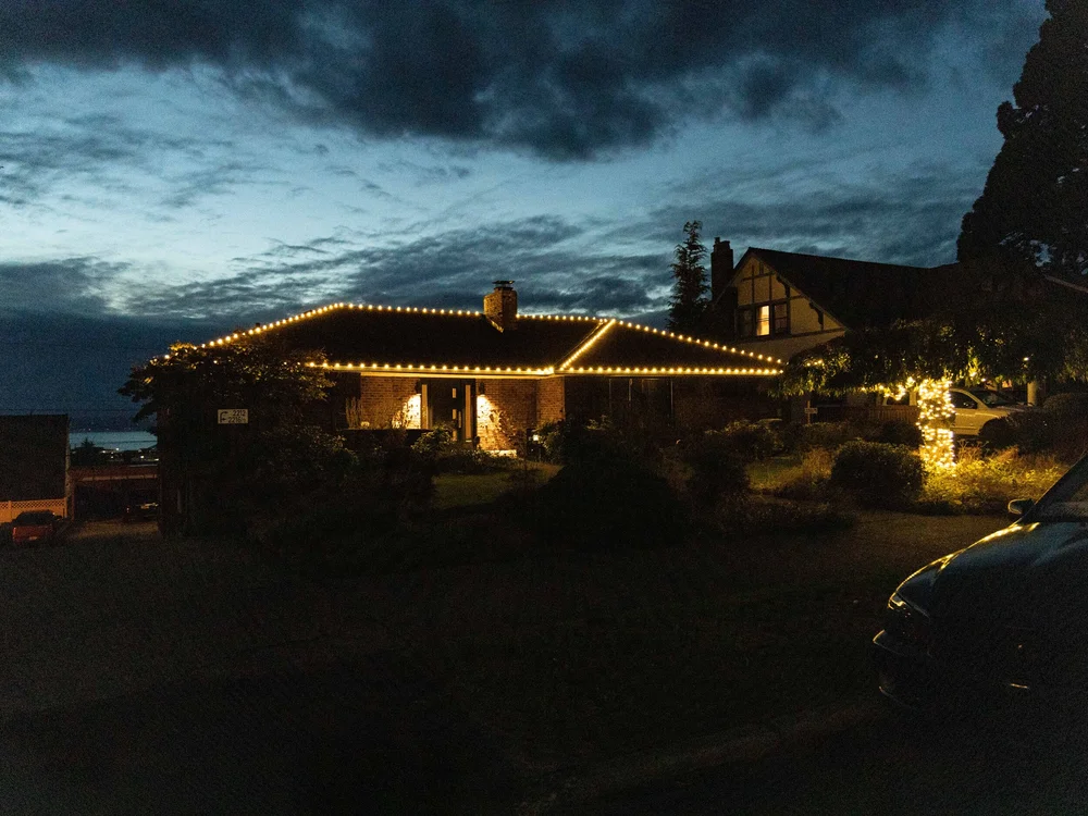 Saddle and ridges with peaks and gutters, with tree wrap