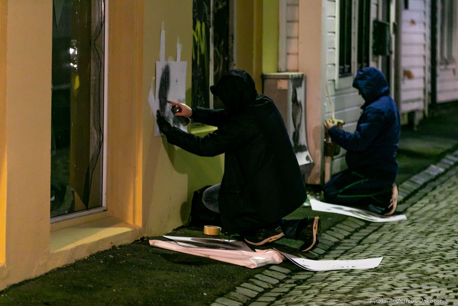 Gatefant og 10Dig maler gatekunst i Bergen.jpeg