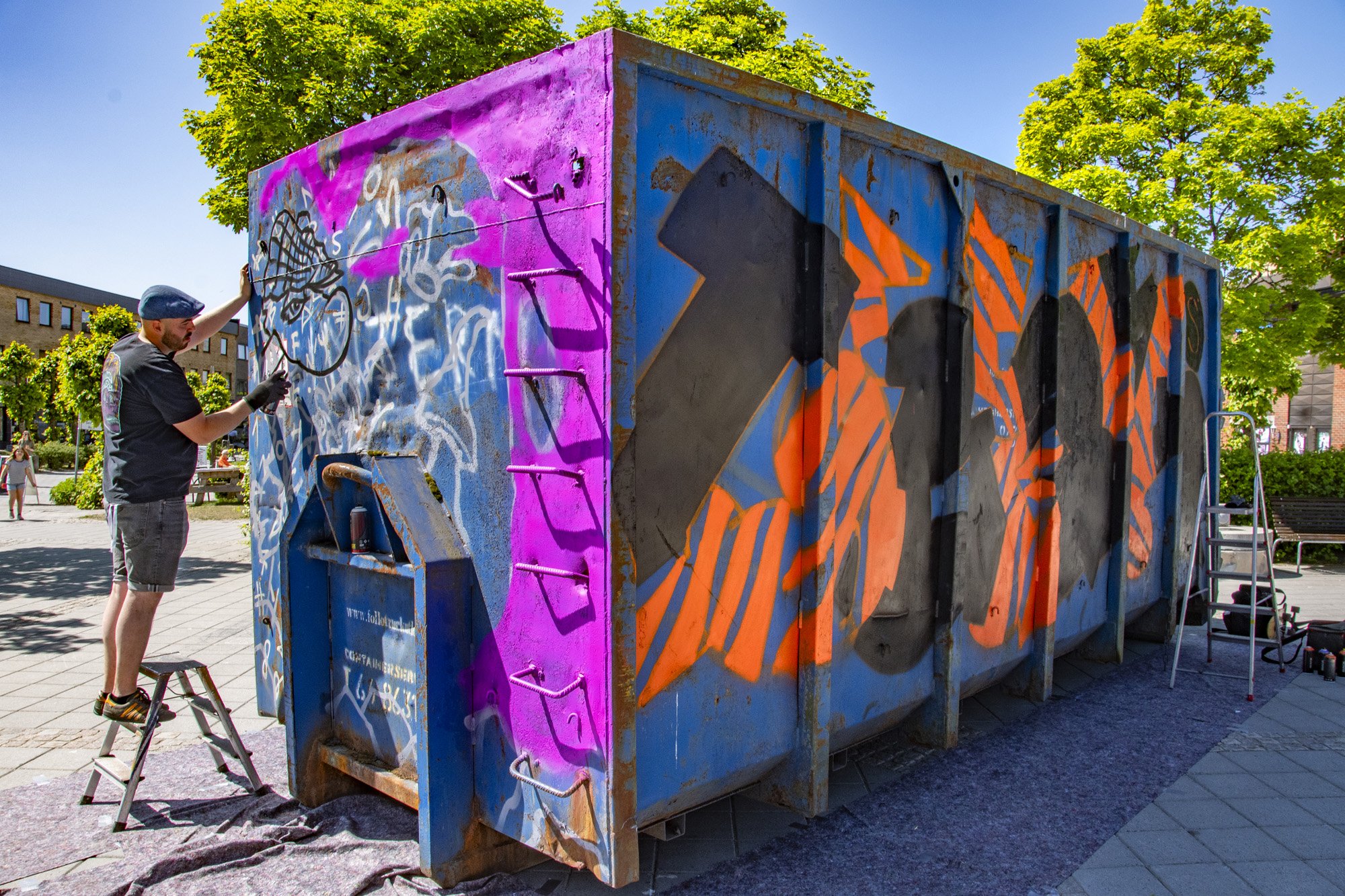 Graffiti maling på container.jpg