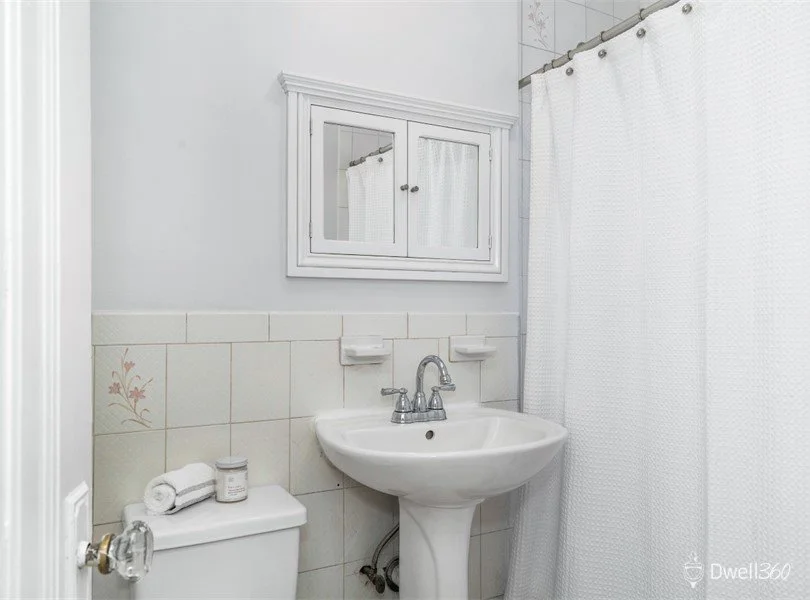 8 Kinross Road, Unit 4, Brighton 09wm.jpg