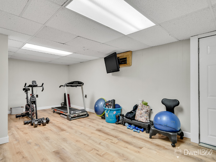 16 Camelot Court Stoughton (19).png