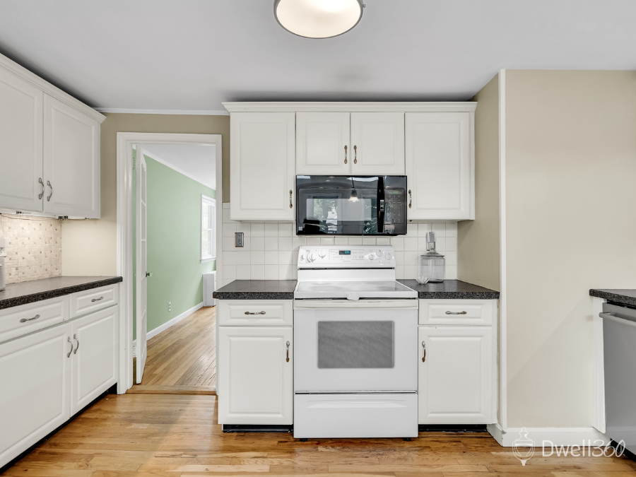 7 Oakridge Avenue Natick D360 (7).png