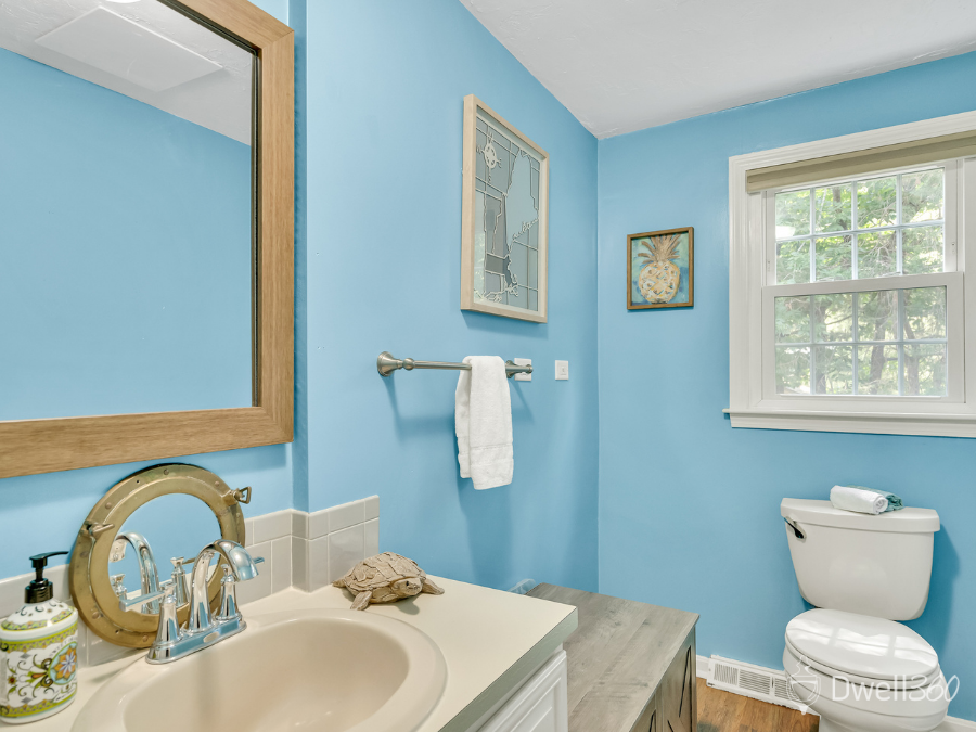 16 Camelot Court Stoughton (10).png