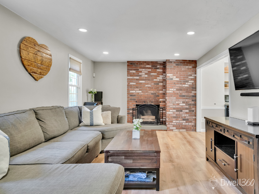 16 Camelot Court Stoughton (2).png