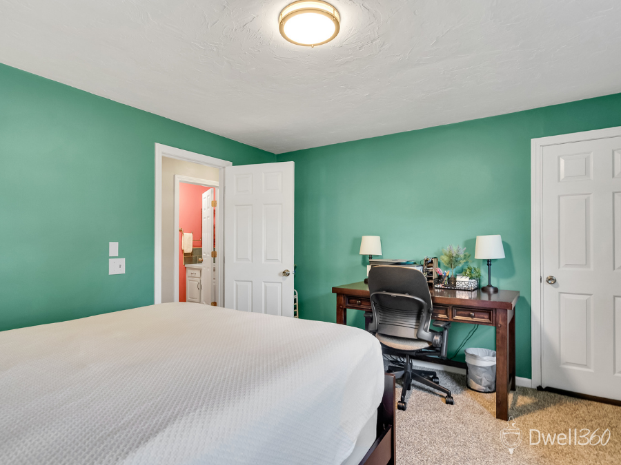 16 Camelot Court Stoughton (18).png